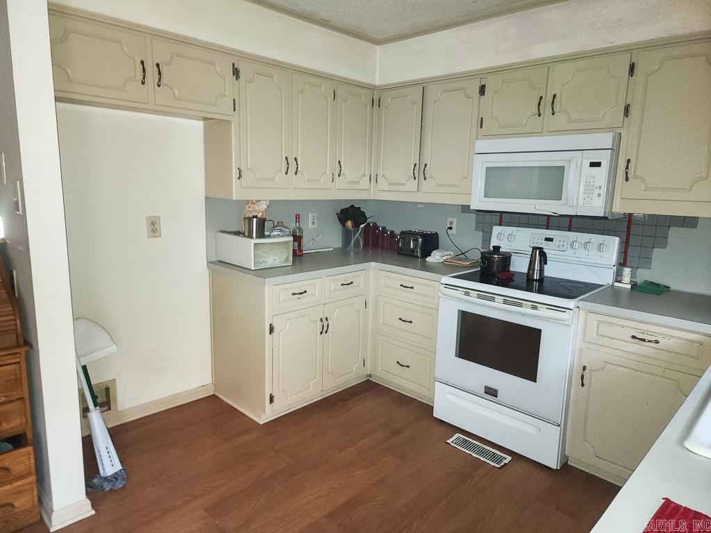 DEEREWOOD - Residential