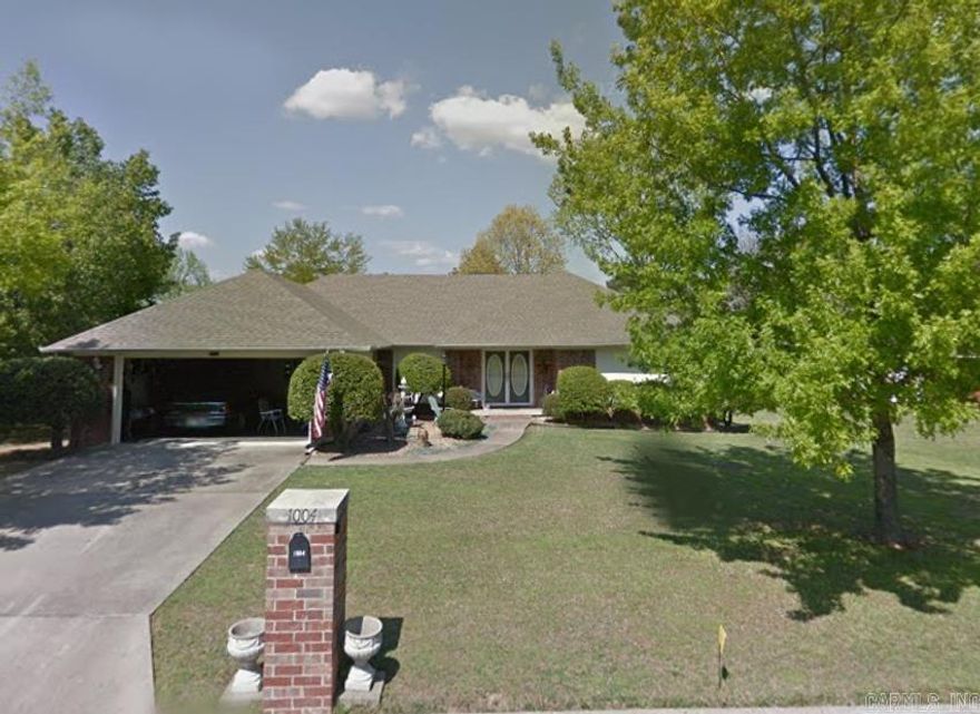 Explore this exquisite single-owner residence in the sought-after Deer Run subdivision.  Boasting an inviting entrance with double doors, an open floor plan, a charming fireplace and a spacious backyard.  The property includes a storage building on a concrete pad with convenient sidewalks, all within a fully fenced enclosure.  Experience firsthand the meticulous care given to this remarkable home.