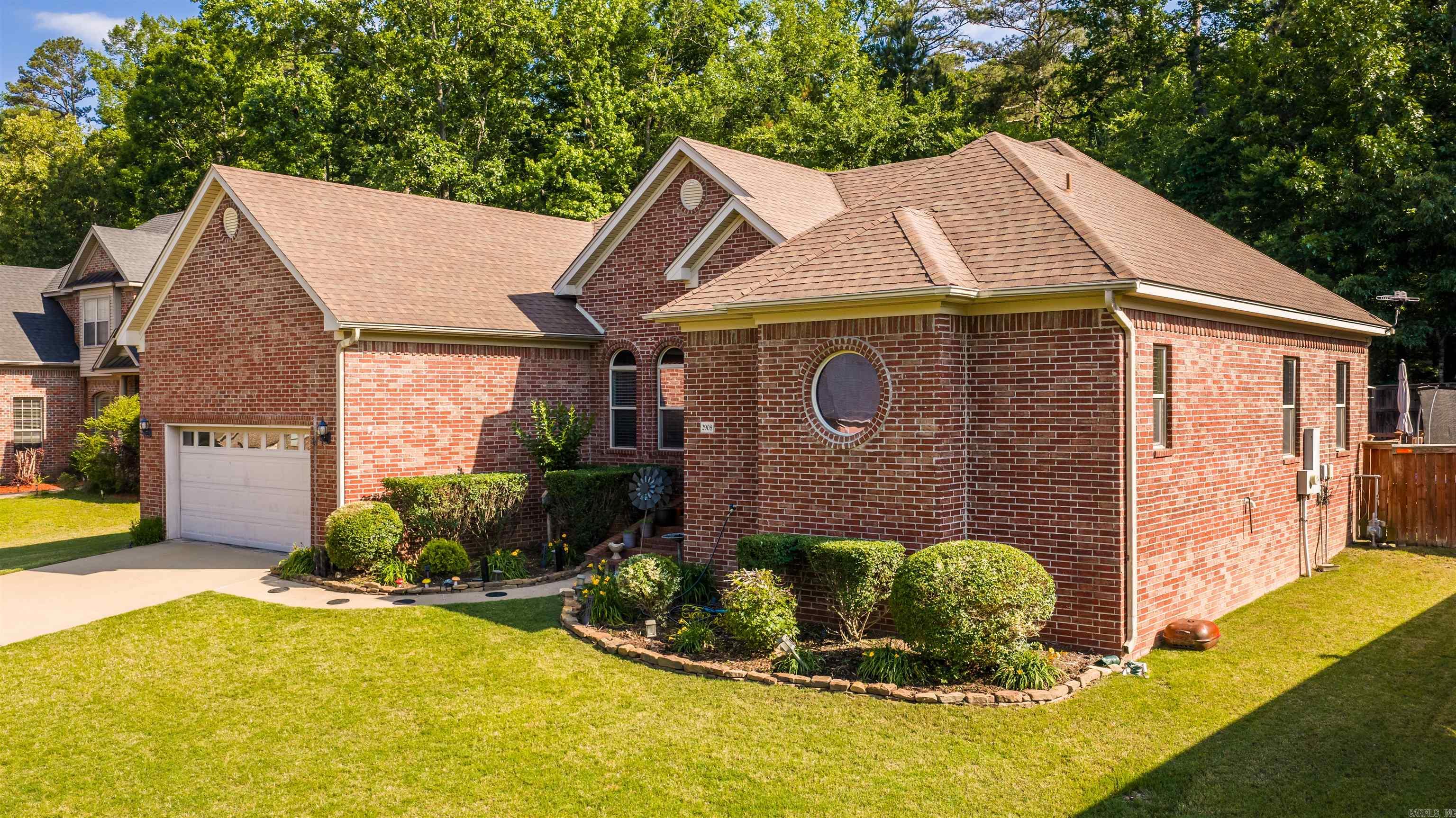 WOODLANDS EDGE - Residential