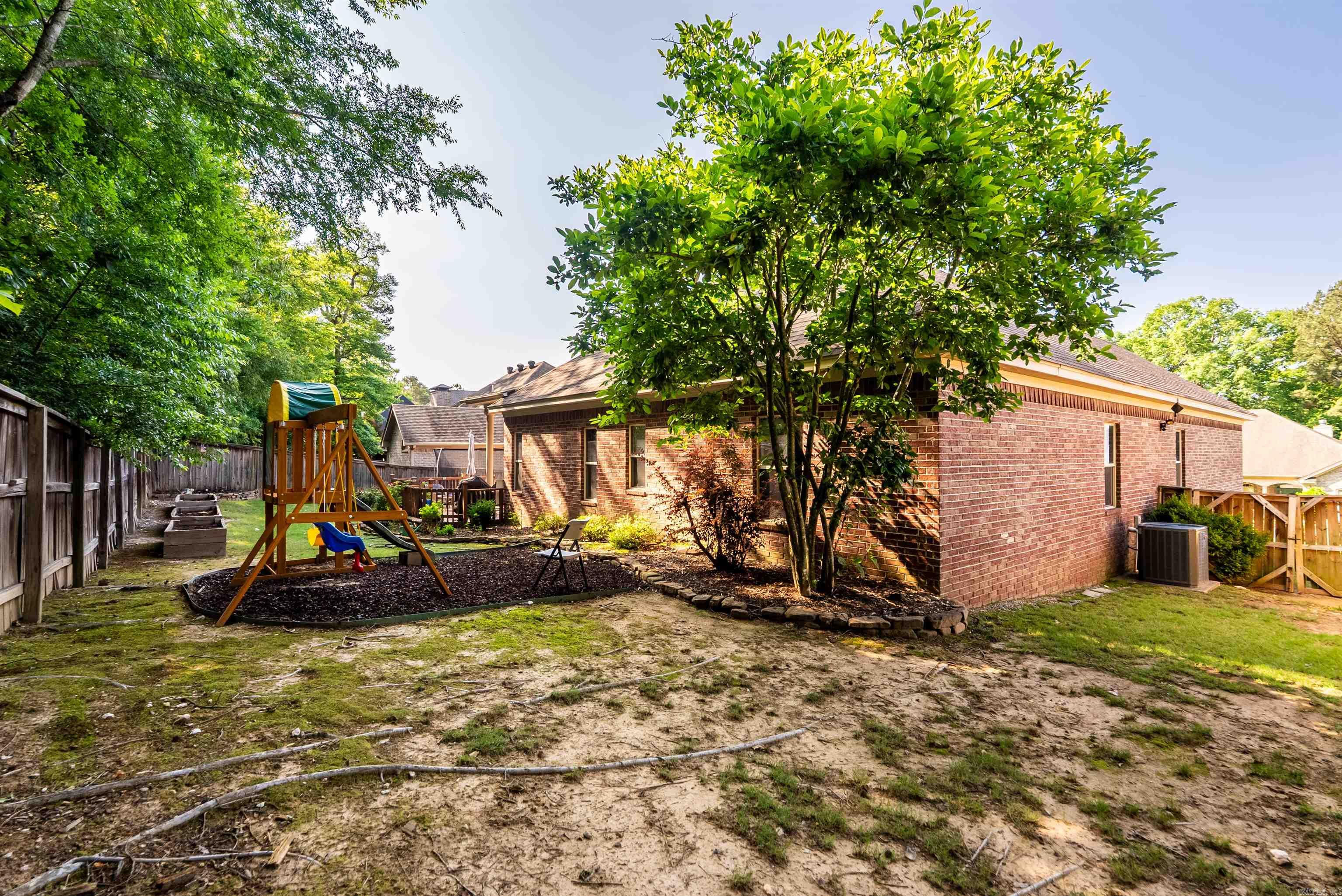 WOODLANDS EDGE - Residential