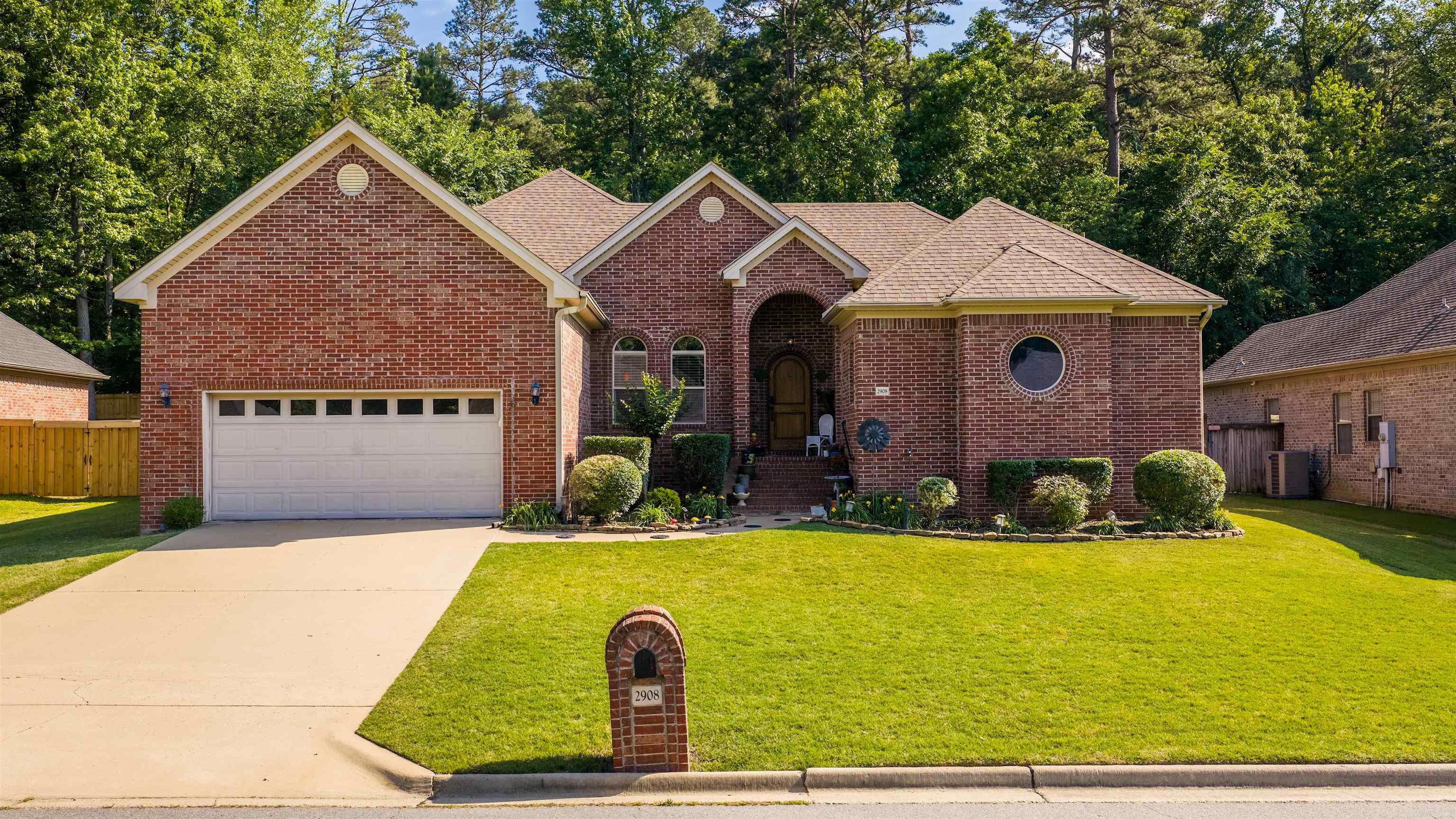 WOODLANDS EDGE - Residential