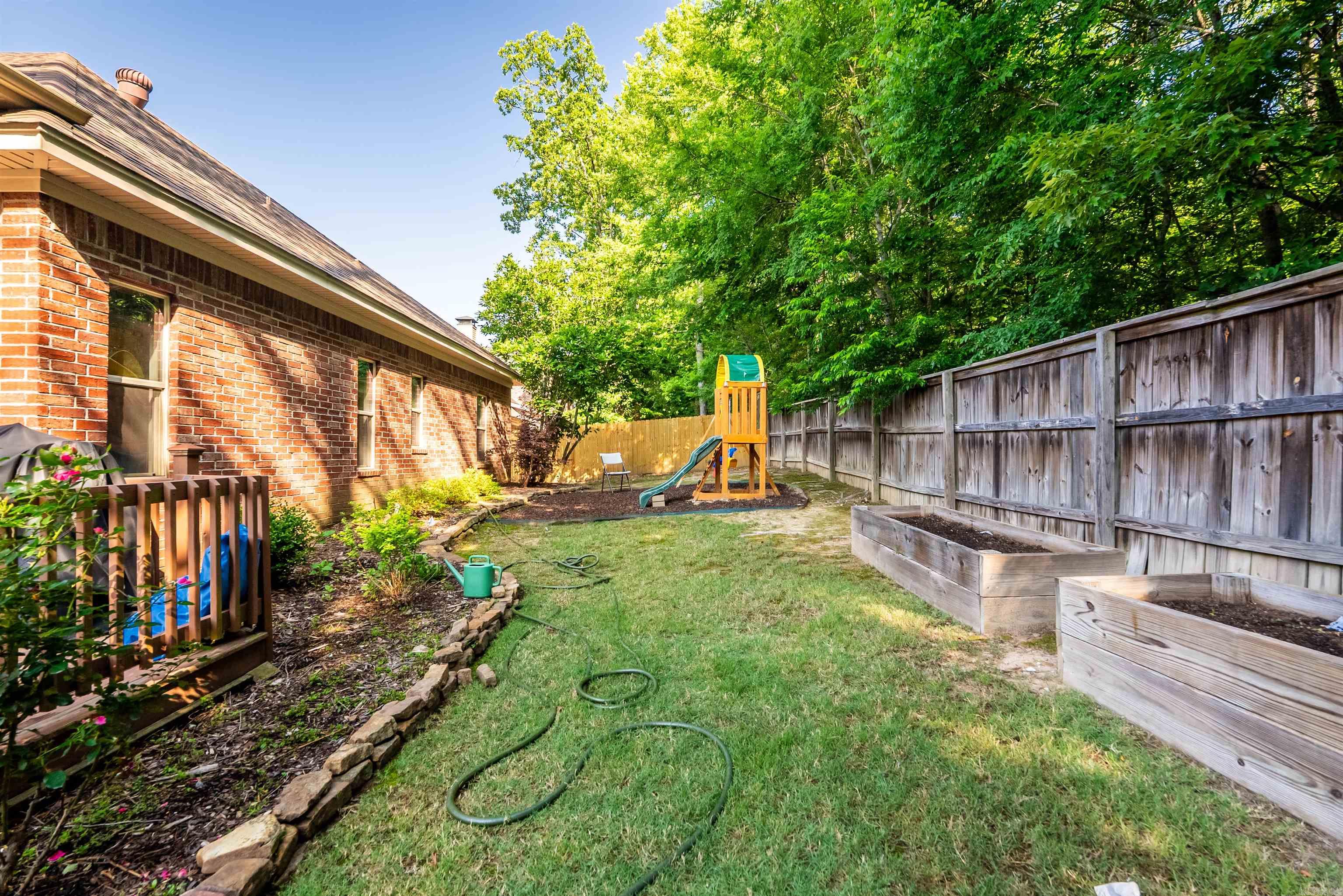 WOODLANDS EDGE - Residential