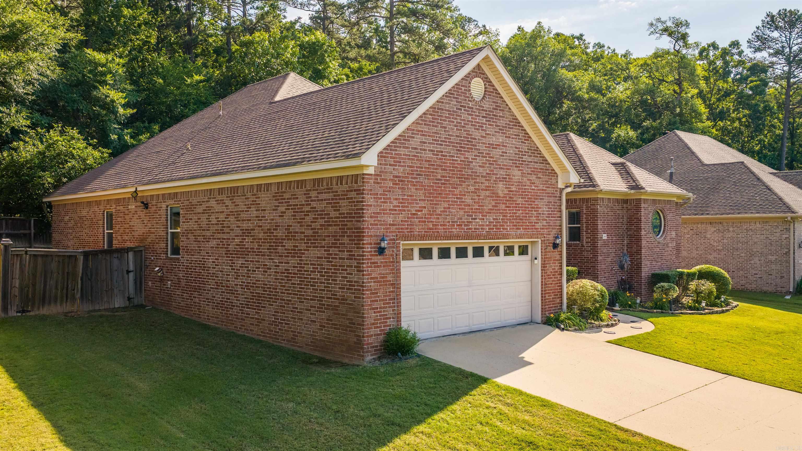 WOODLANDS EDGE - Residential