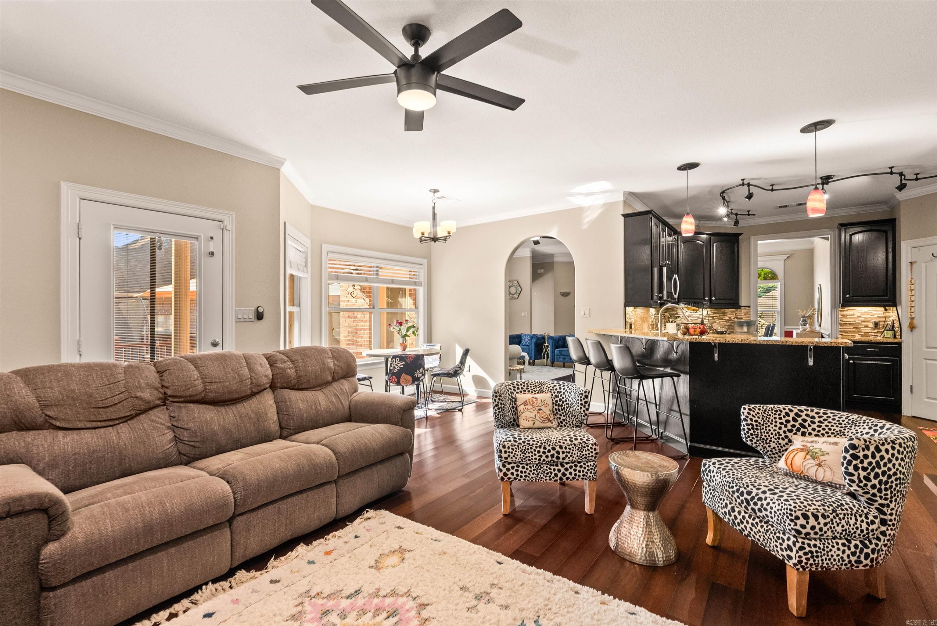 WOODLANDS EDGE - Residential