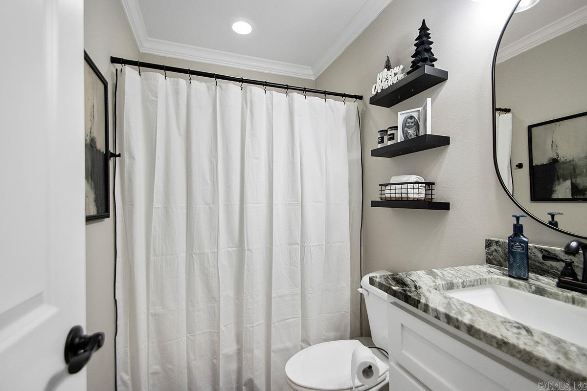 PINEWOOD ESTATES - Residential