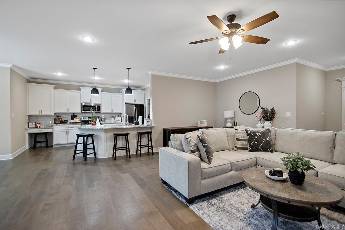 PINEWOOD ESTATES - Residential