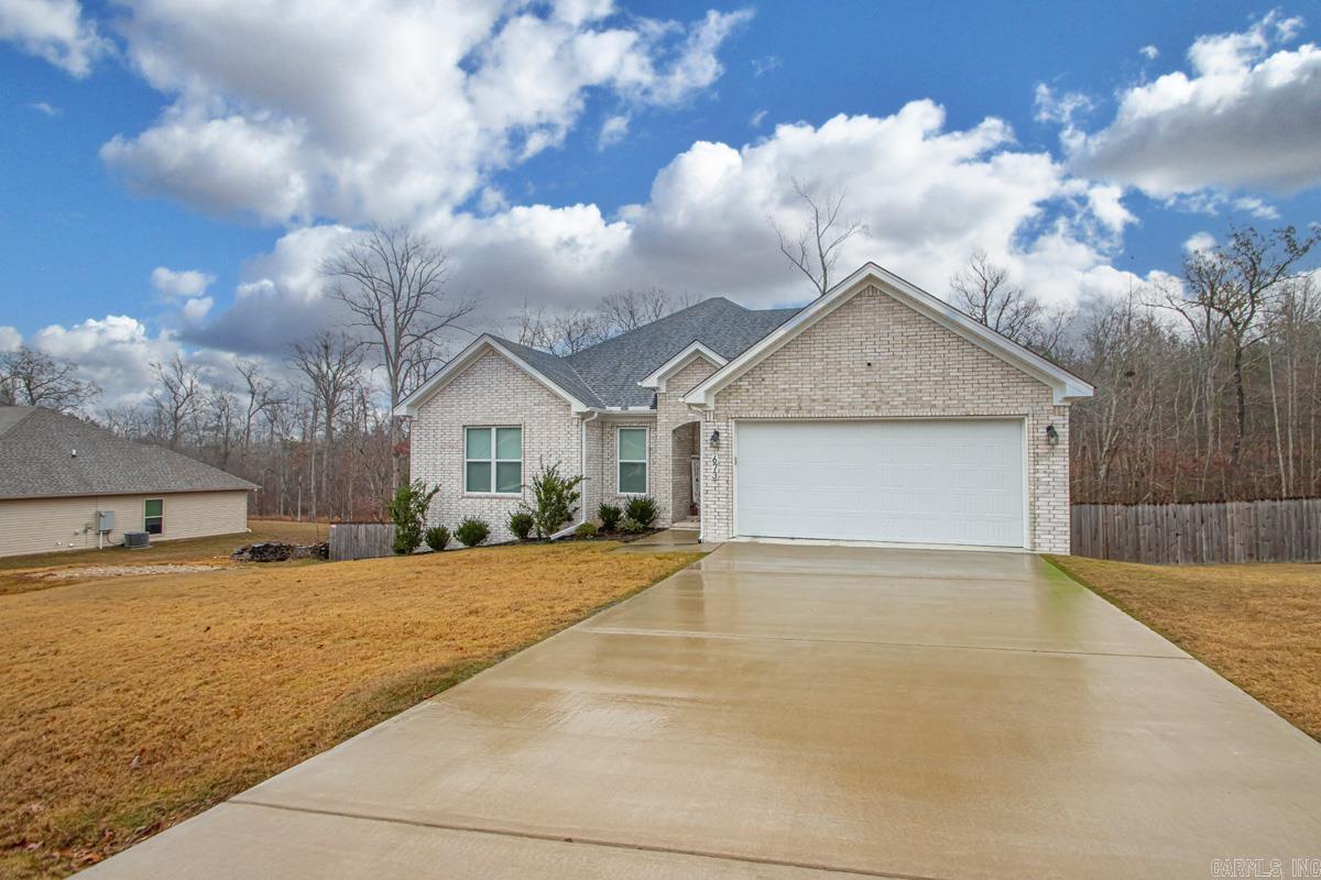 PINEWOOD ESTATES - Residential