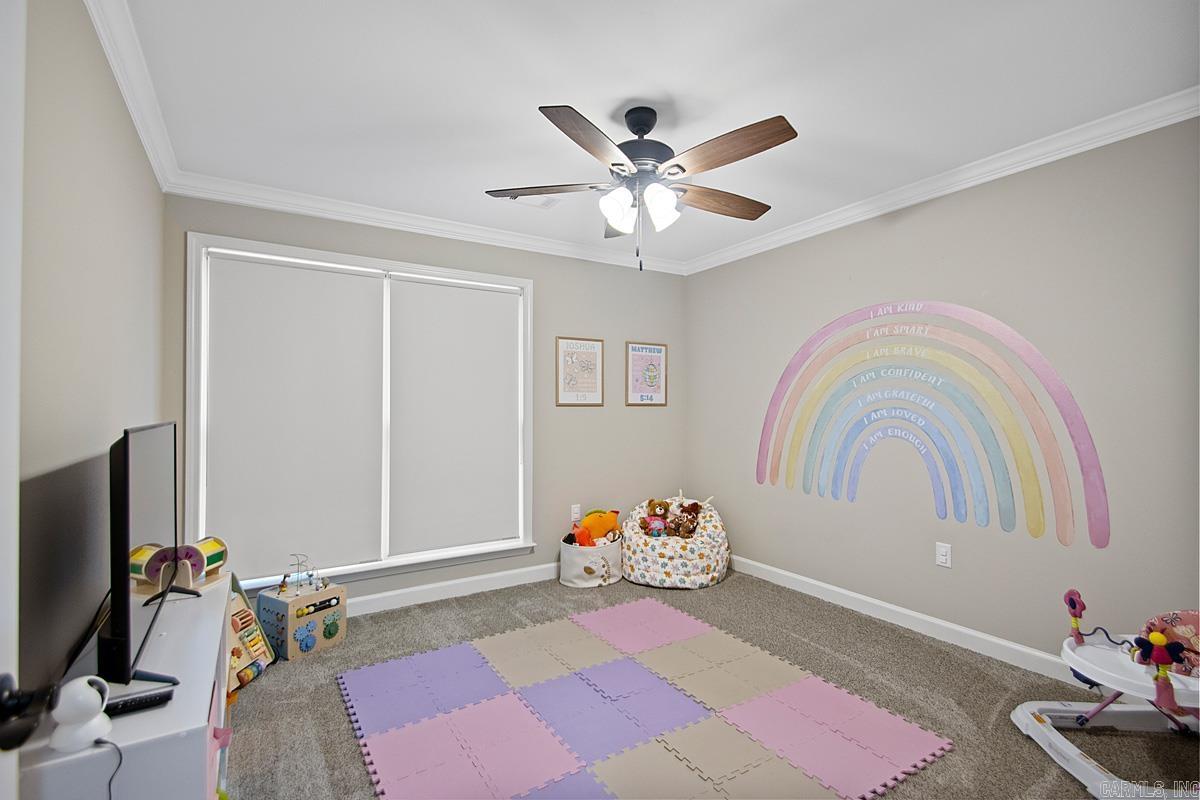 PINEWOOD ESTATES - Residential