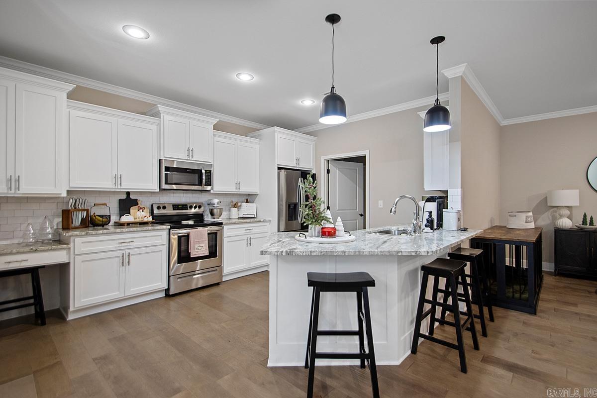 PINEWOOD ESTATES - Residential