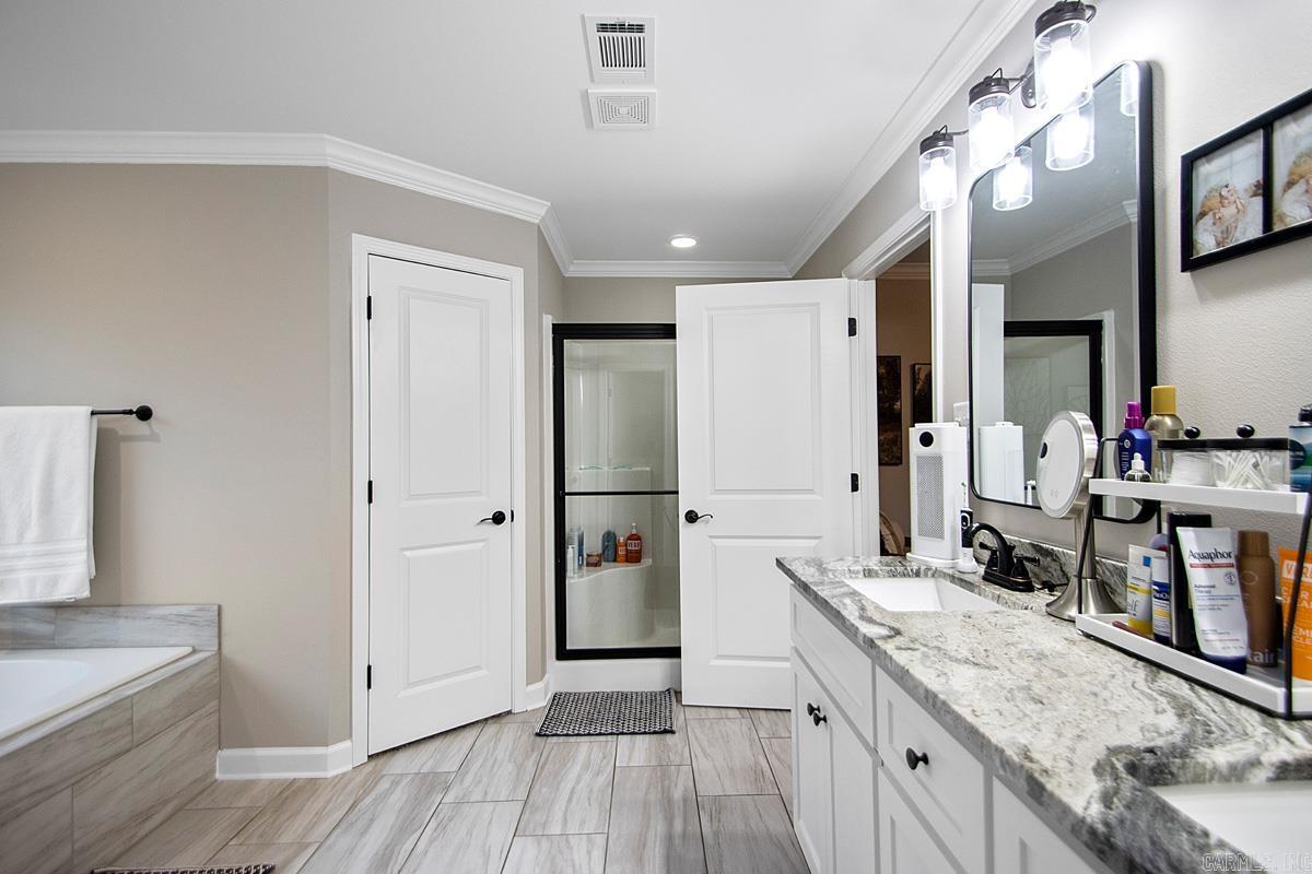 PINEWOOD ESTATES - Residential