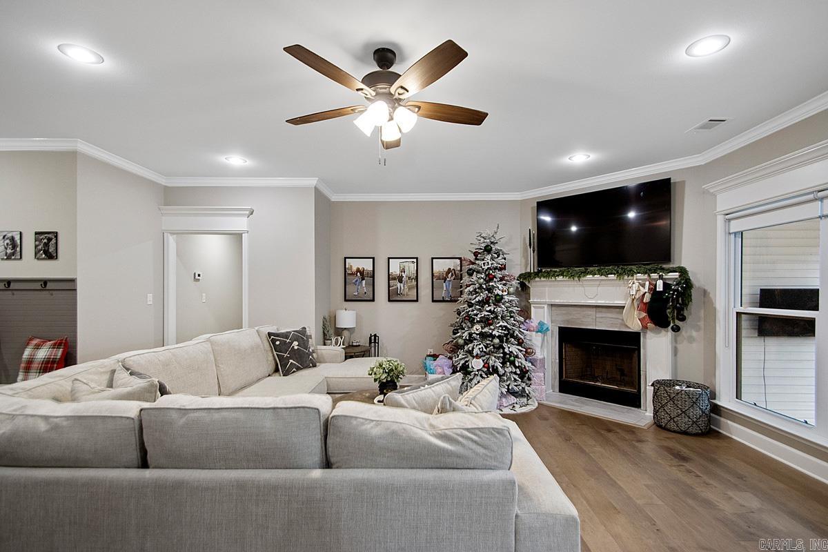 PINEWOOD ESTATES - Residential