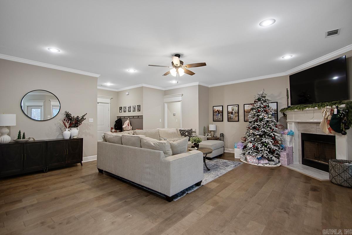 PINEWOOD ESTATES - Residential