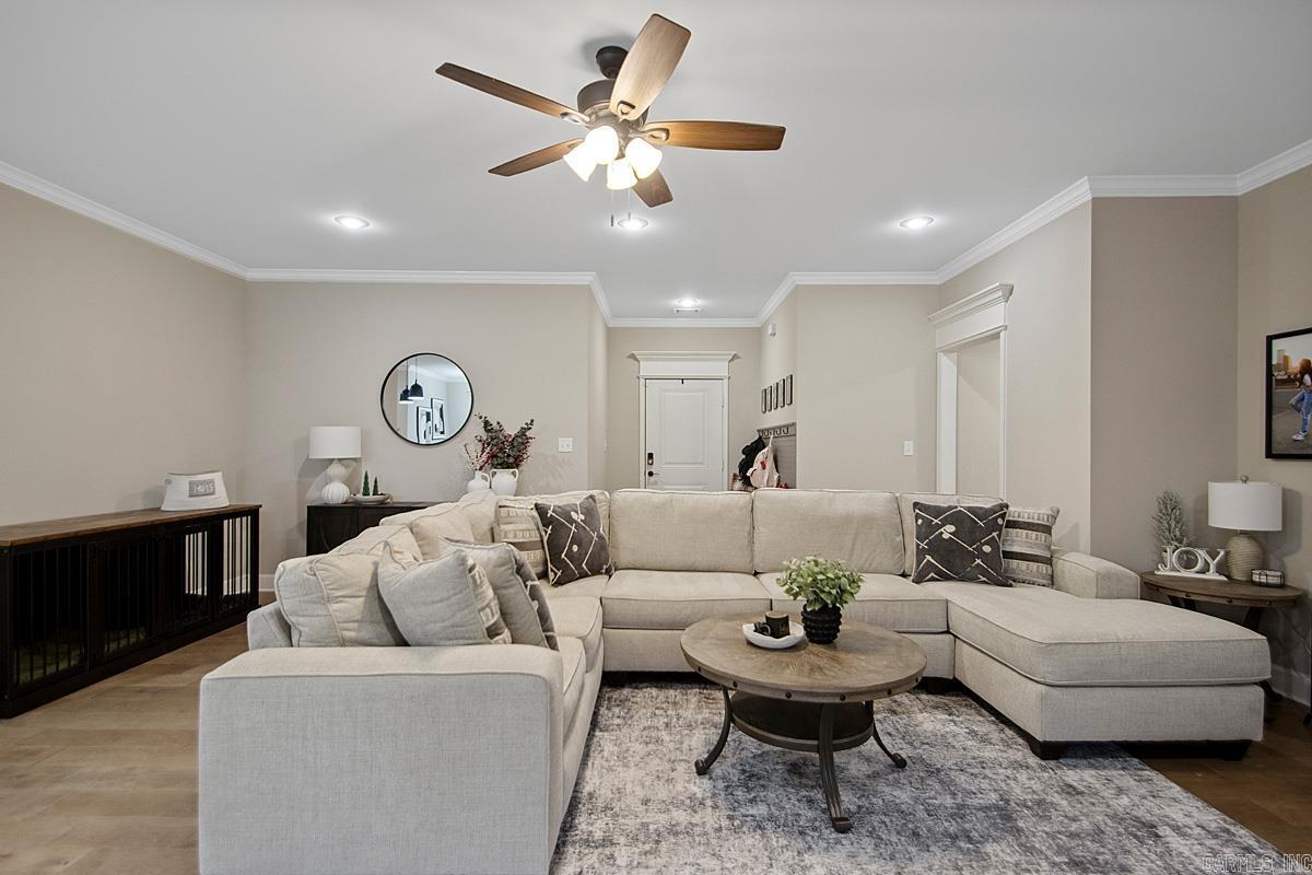 PINEWOOD ESTATES - Residential