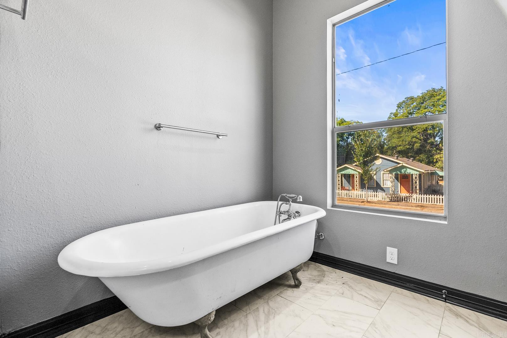 Weldon E Wrights - Residential