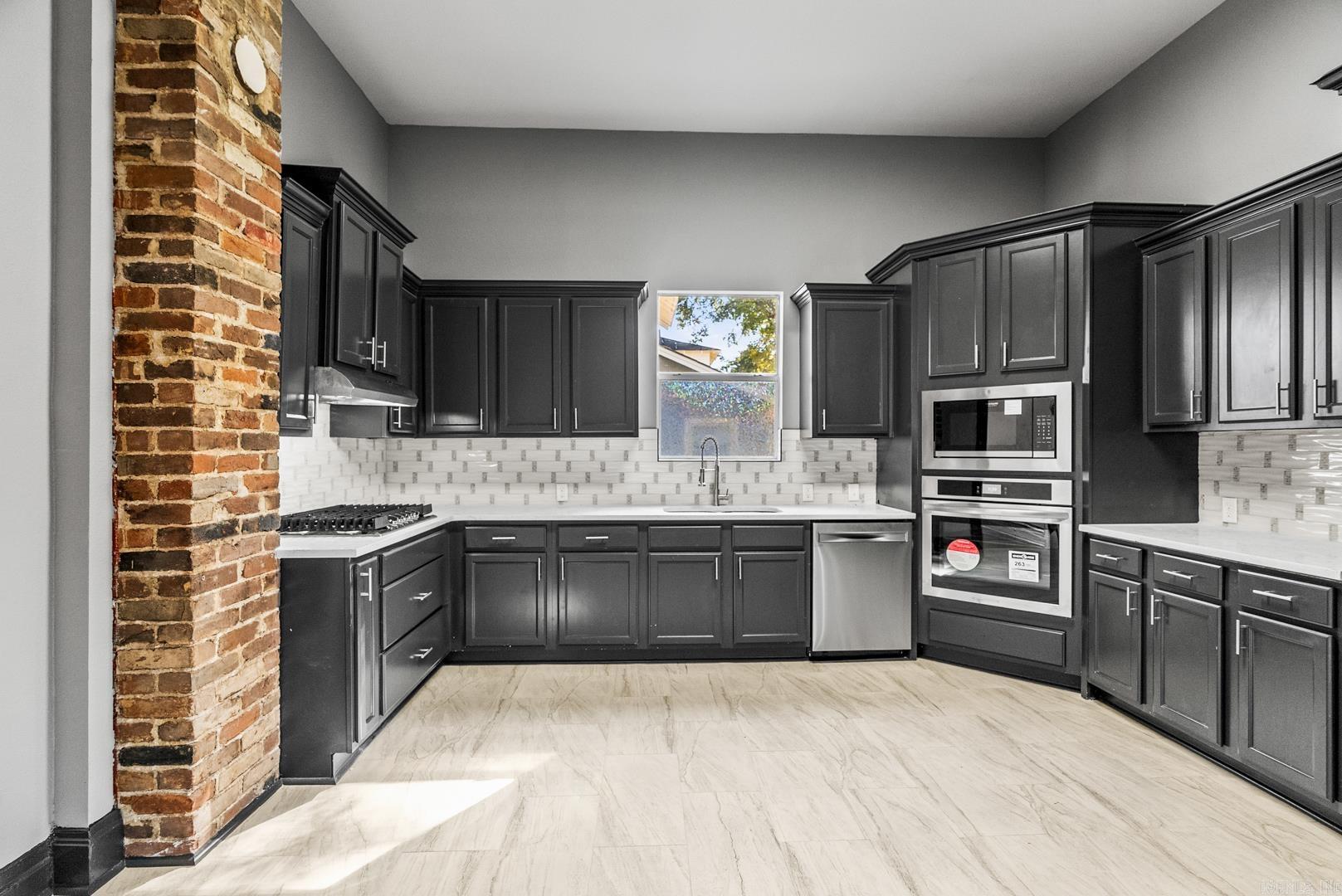 Weldon E Wrights - Residential