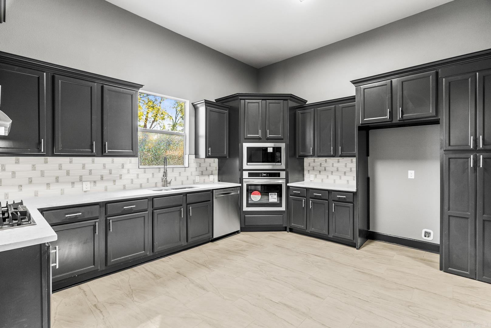 Weldon E Wrights - Residential