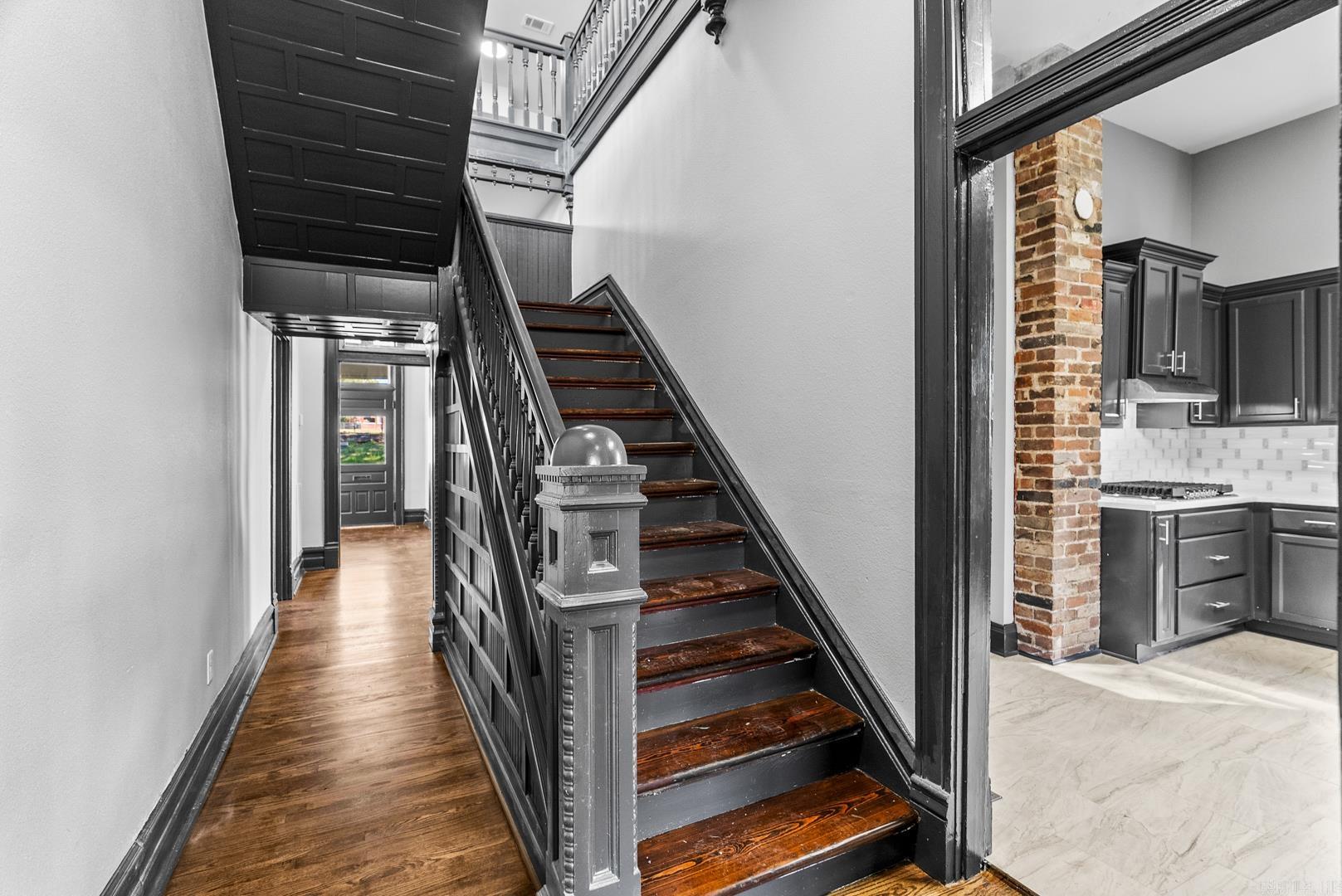 Weldon E Wrights - Residential