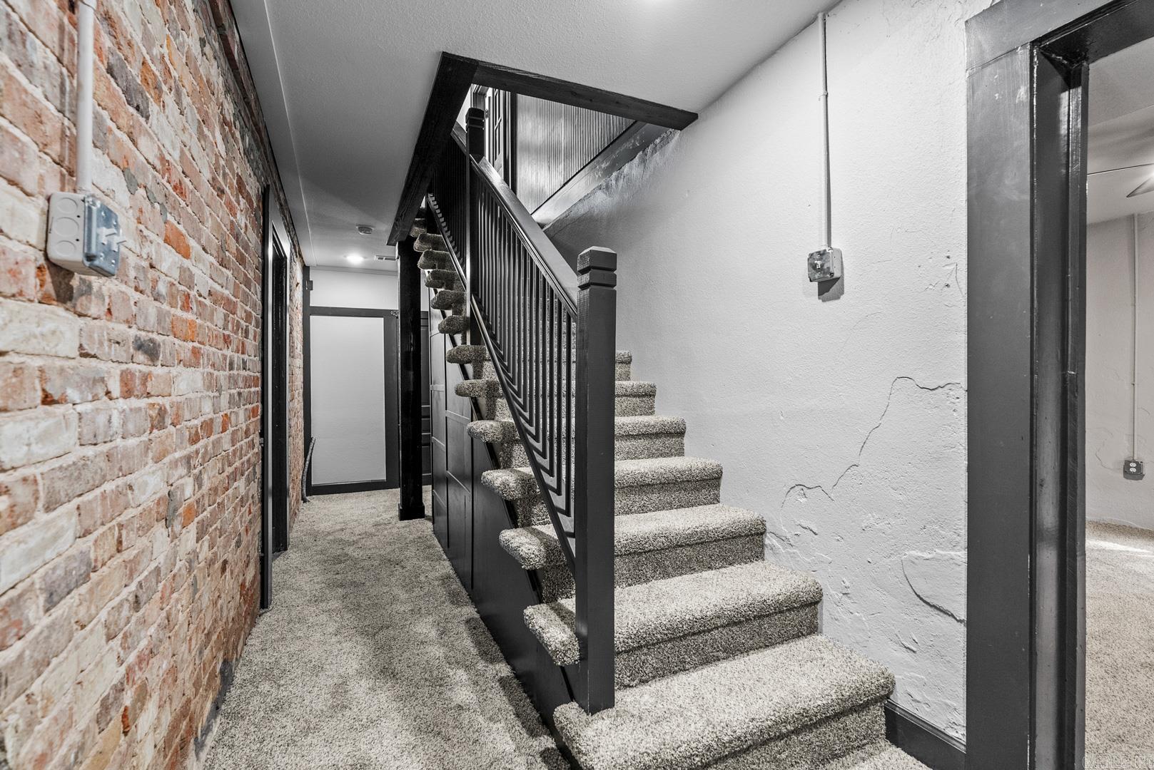 Weldon E Wrights - Residential