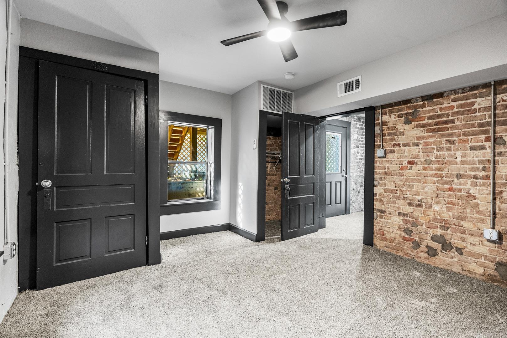 Weldon E Wrights - Residential