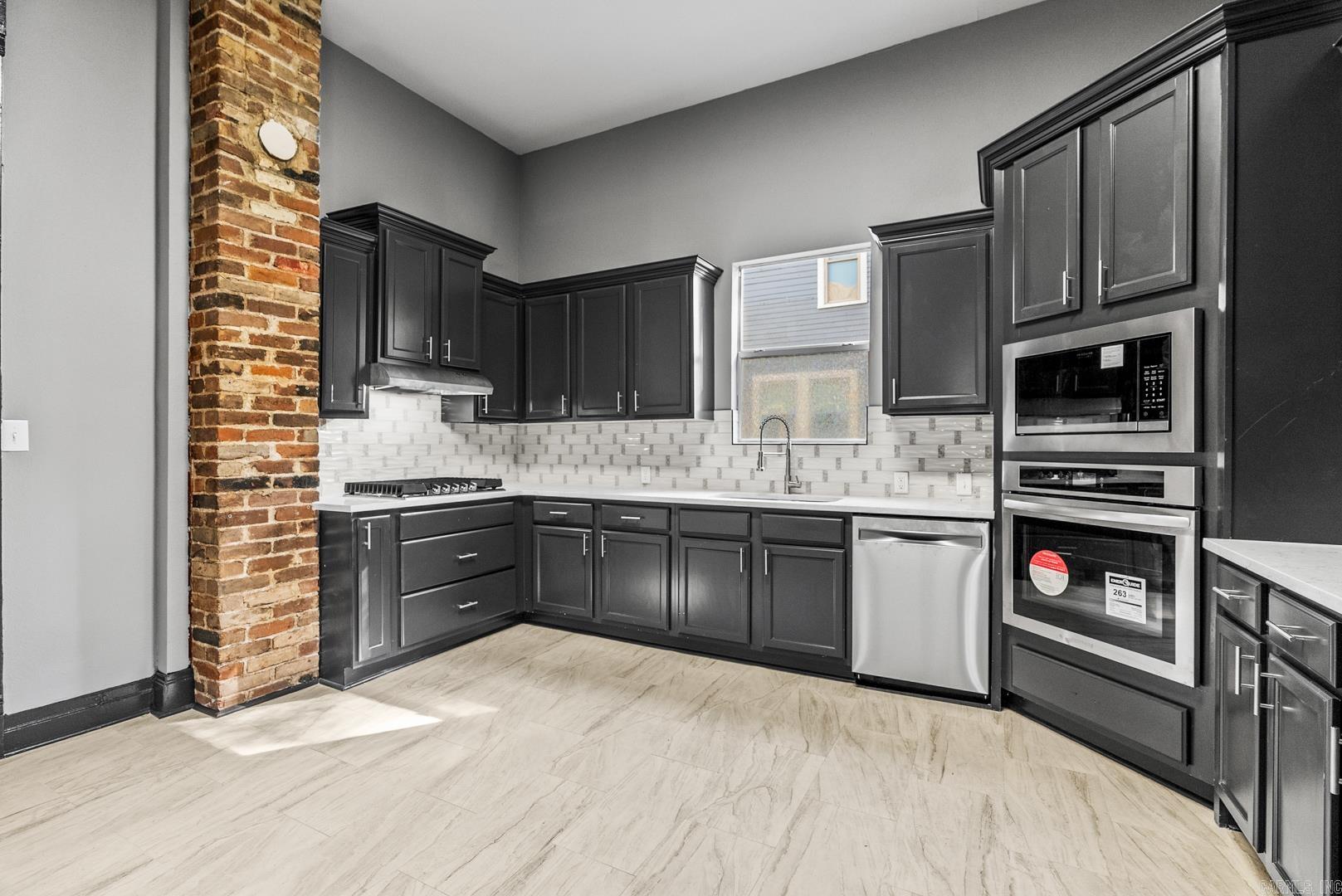 Weldon E Wrights - Residential