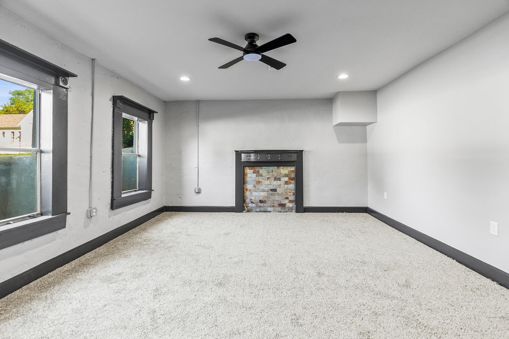 Weldon E Wrights - Residential