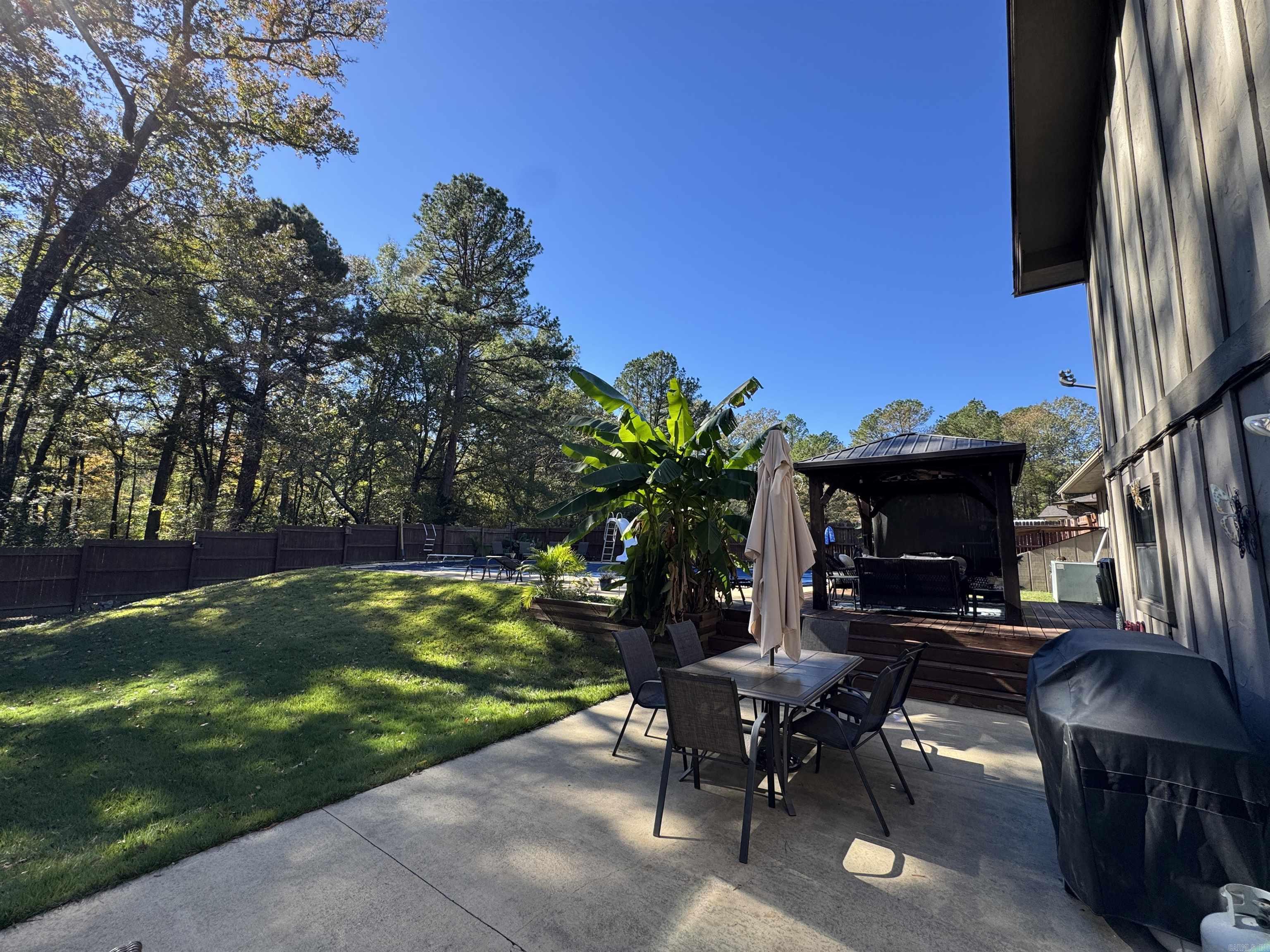 DELEES NORTH MOORE ESTATES - Residential