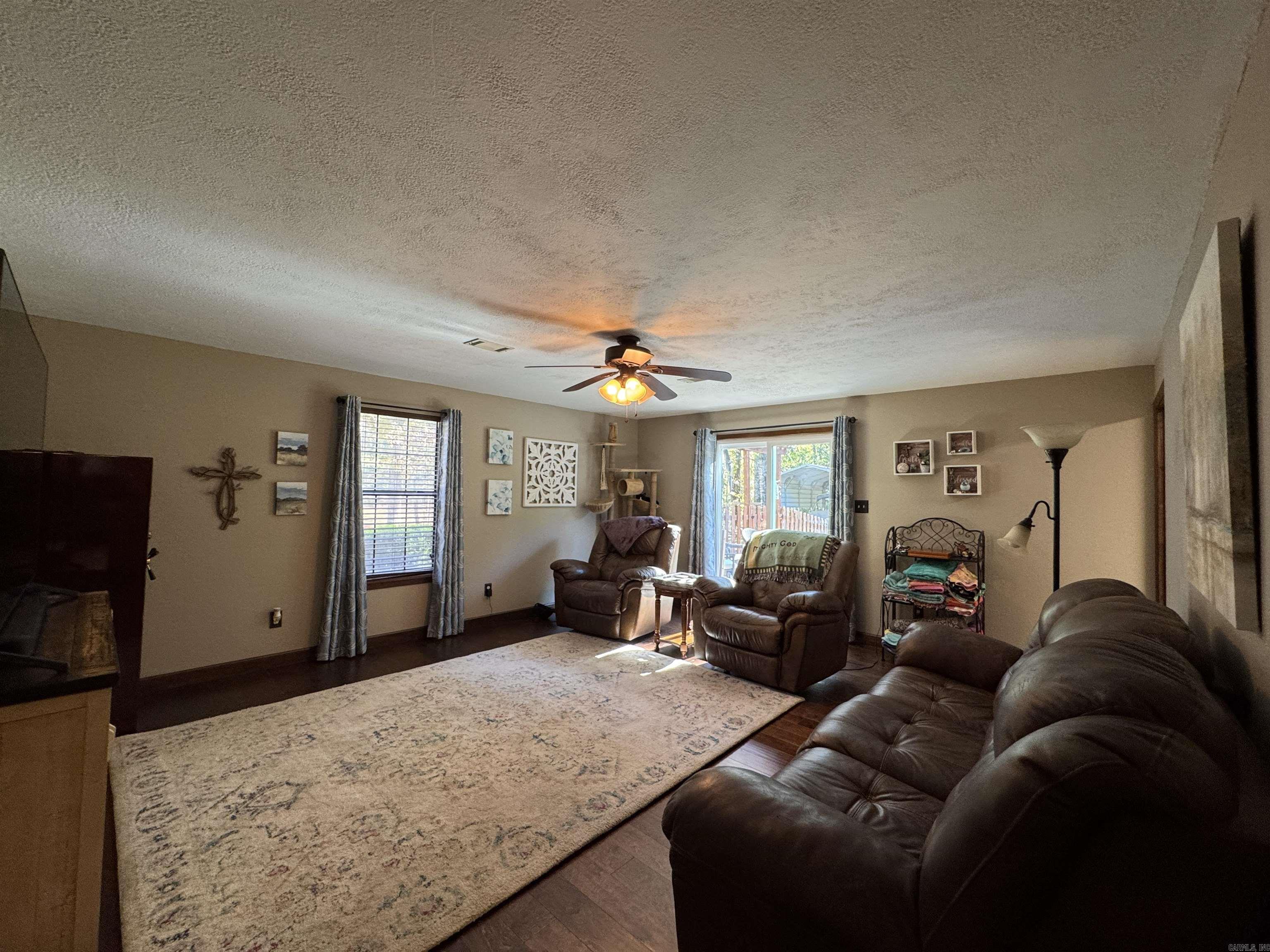 DELEES NORTH MOORE ESTATES - Residential