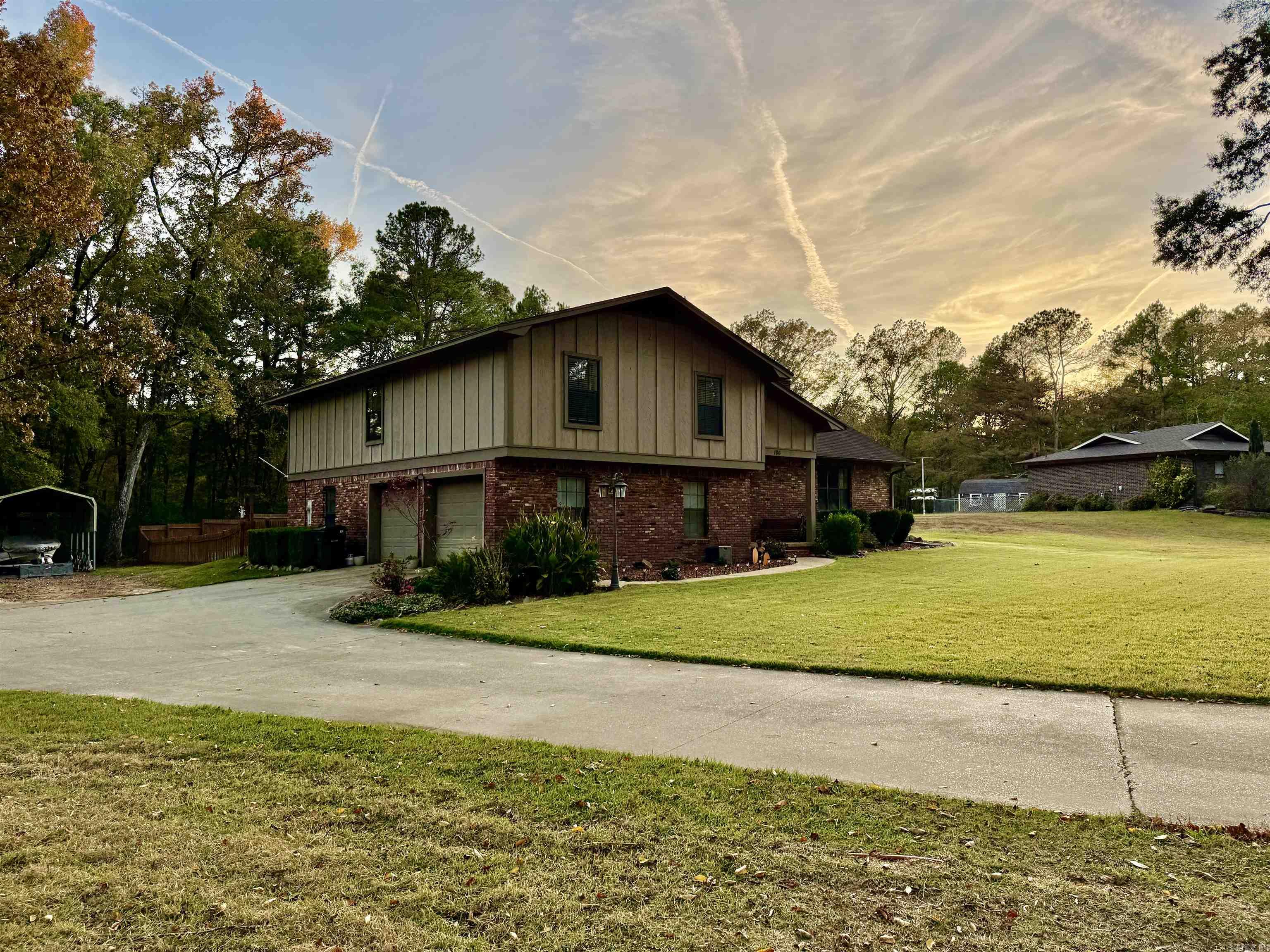 DELEES NORTH MOORE ESTATES - Residential