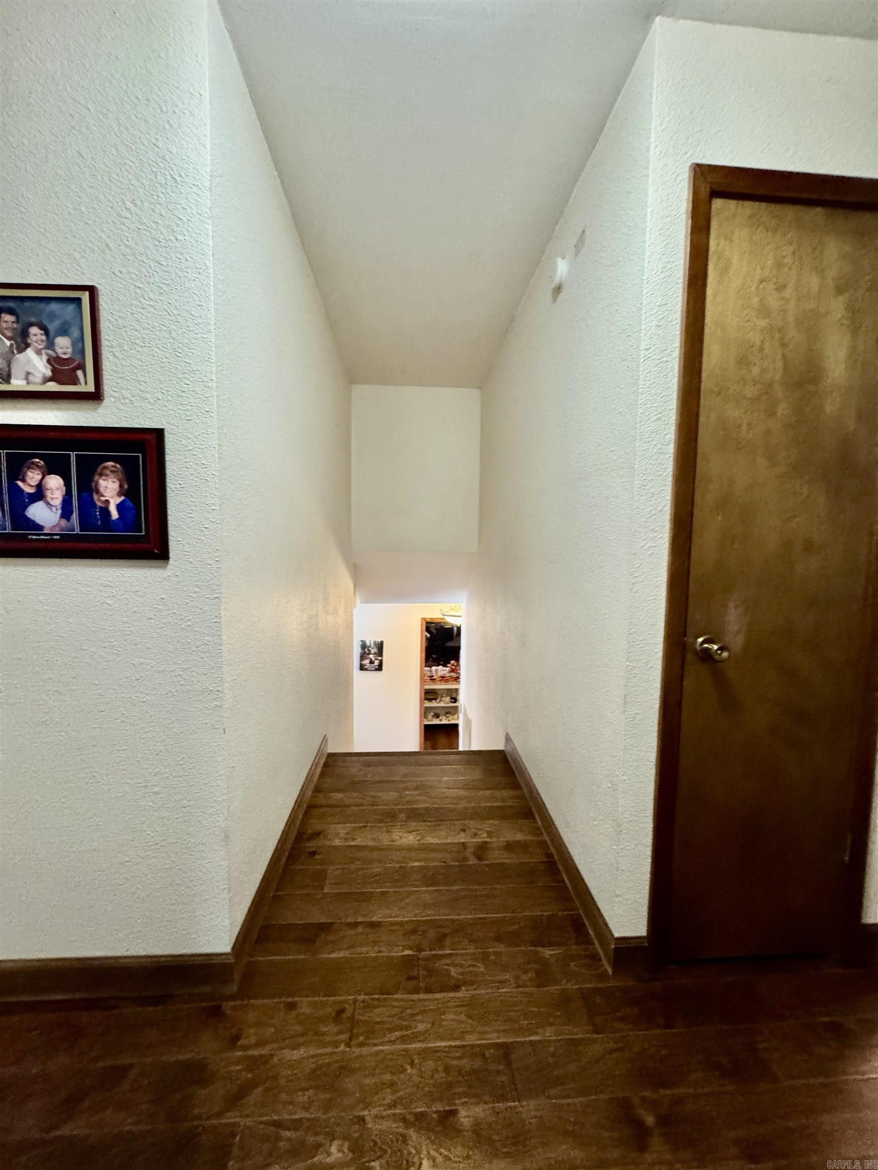 DELEES NORTH MOORE ESTATES - Residential