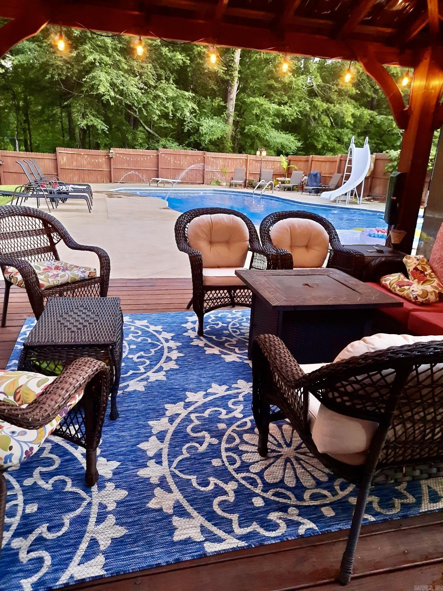 DELEES NORTH MOORE ESTATES - Residential