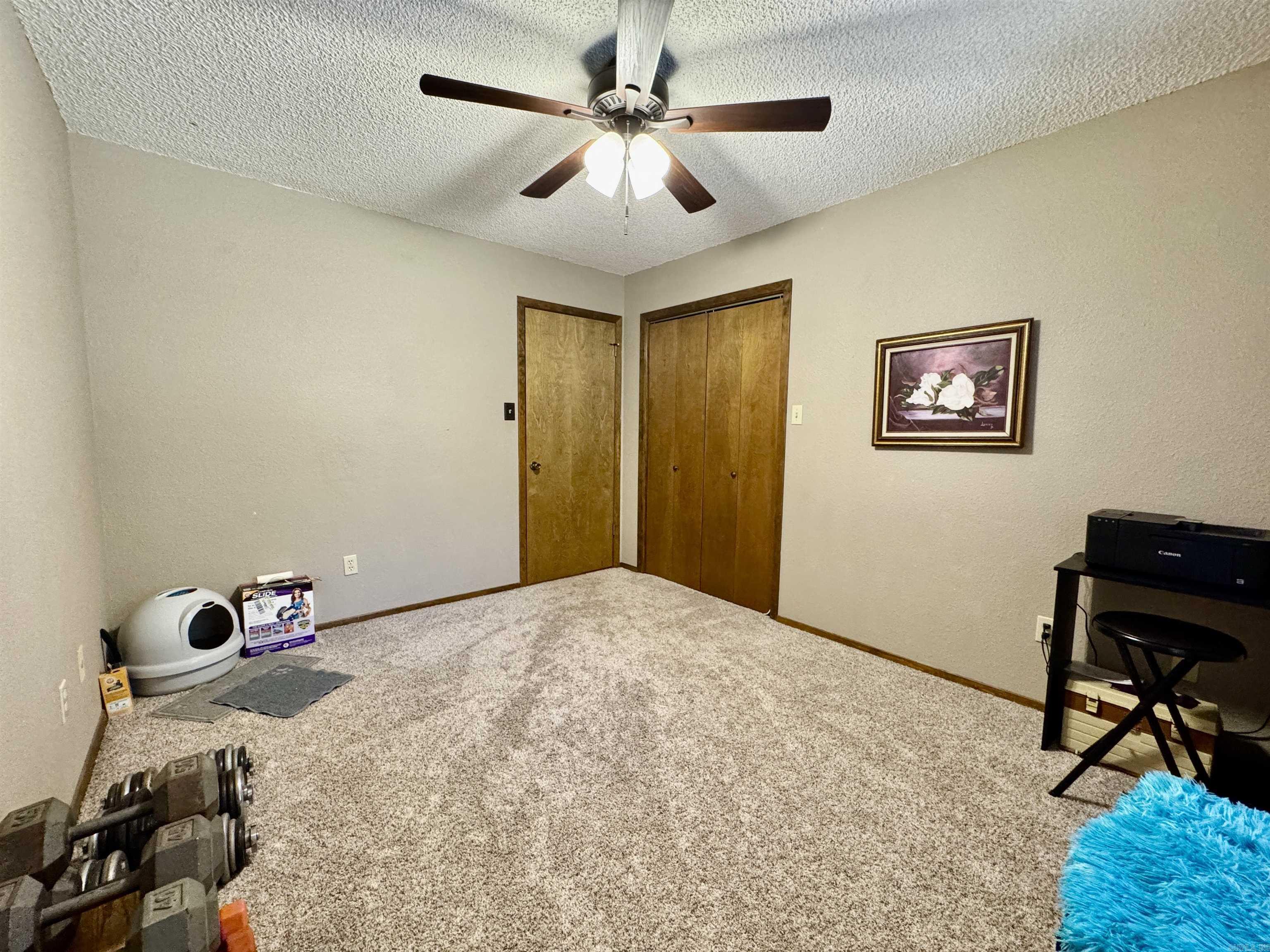 DELEES NORTH MOORE ESTATES - Residential