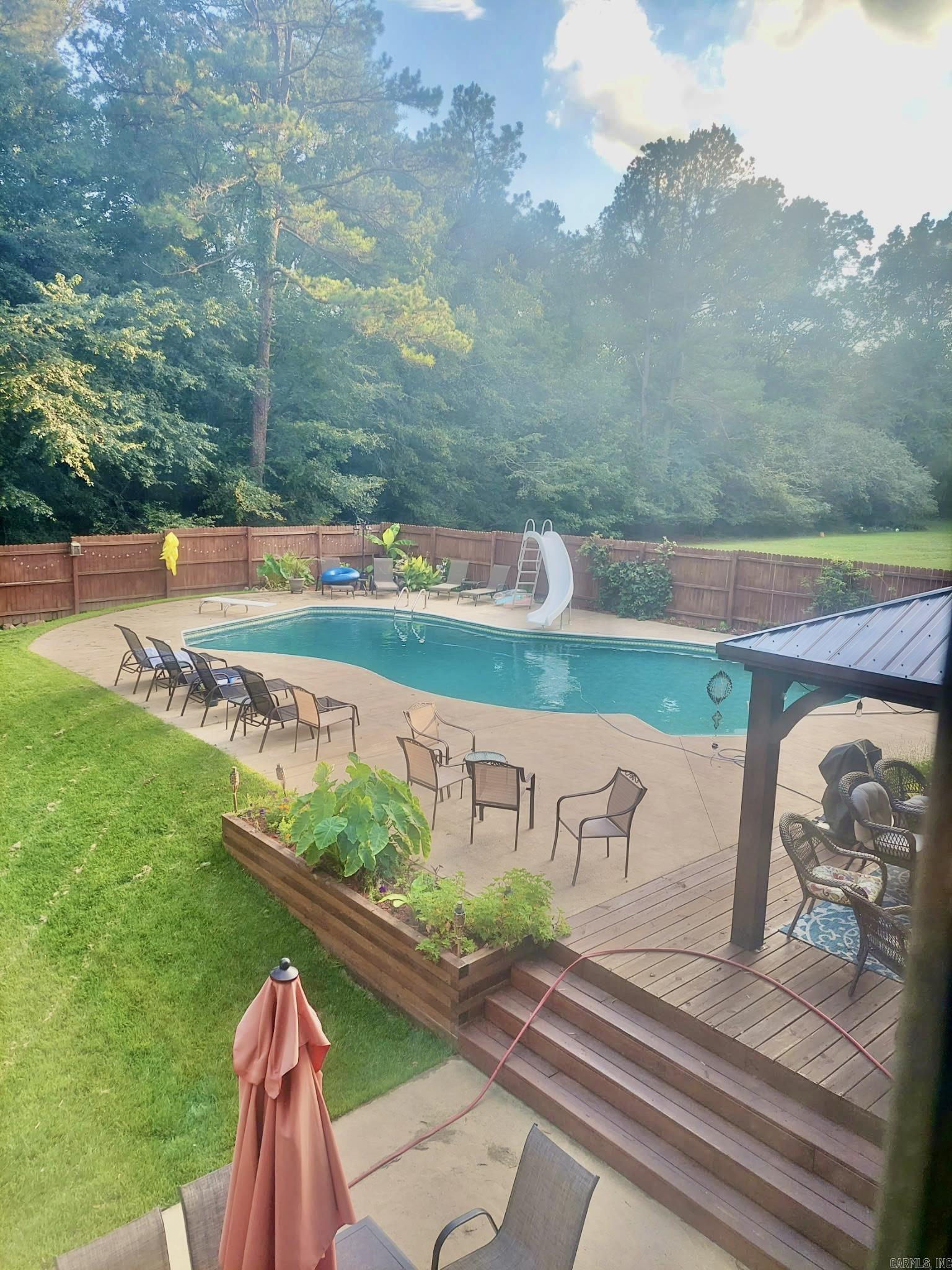 DELEES NORTH MOORE ESTATES - Residential