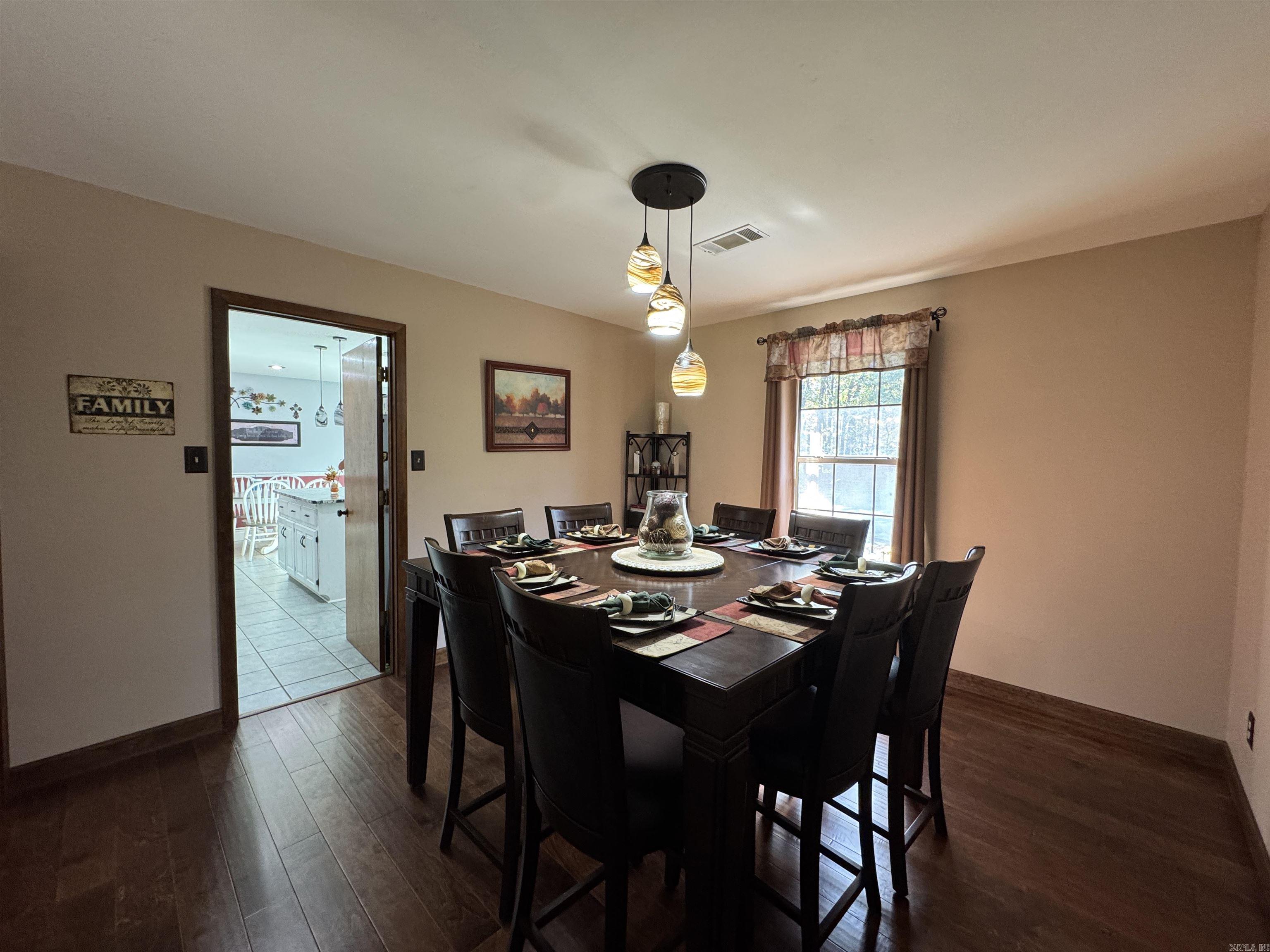 DELEES NORTH MOORE ESTATES - Residential