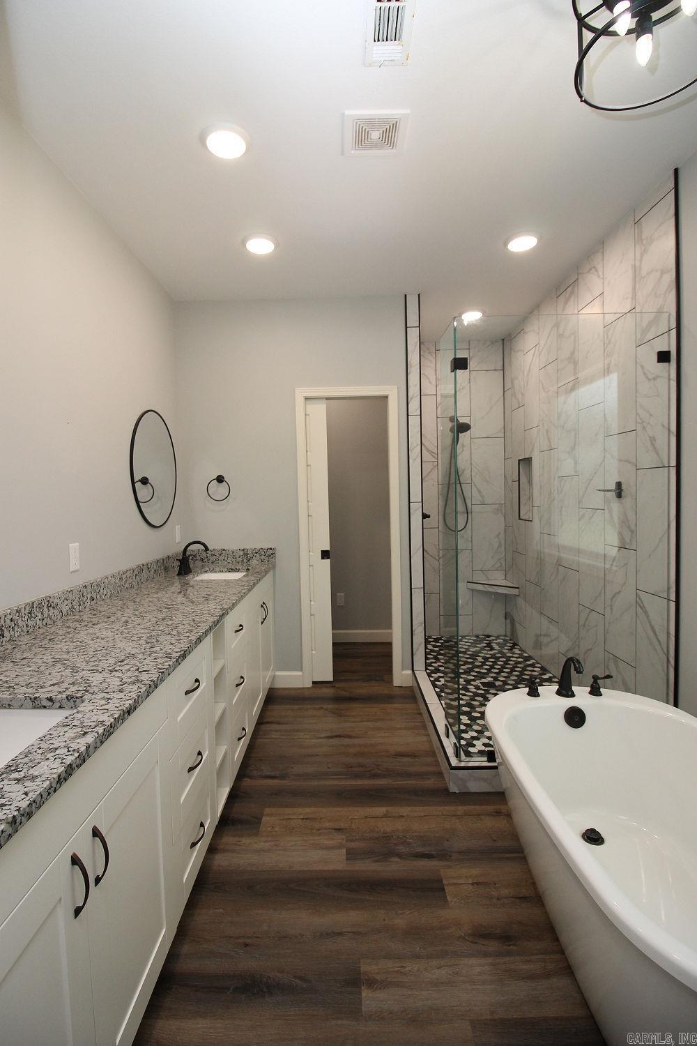 FAIRWAY GLEN - Residential