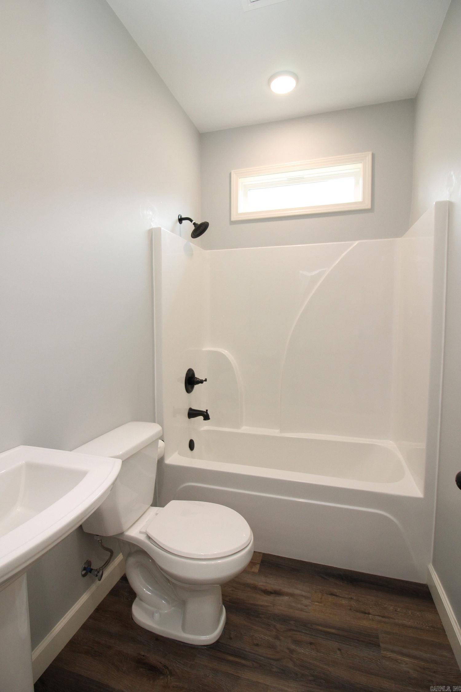 FAIRWAY GLEN - Residential