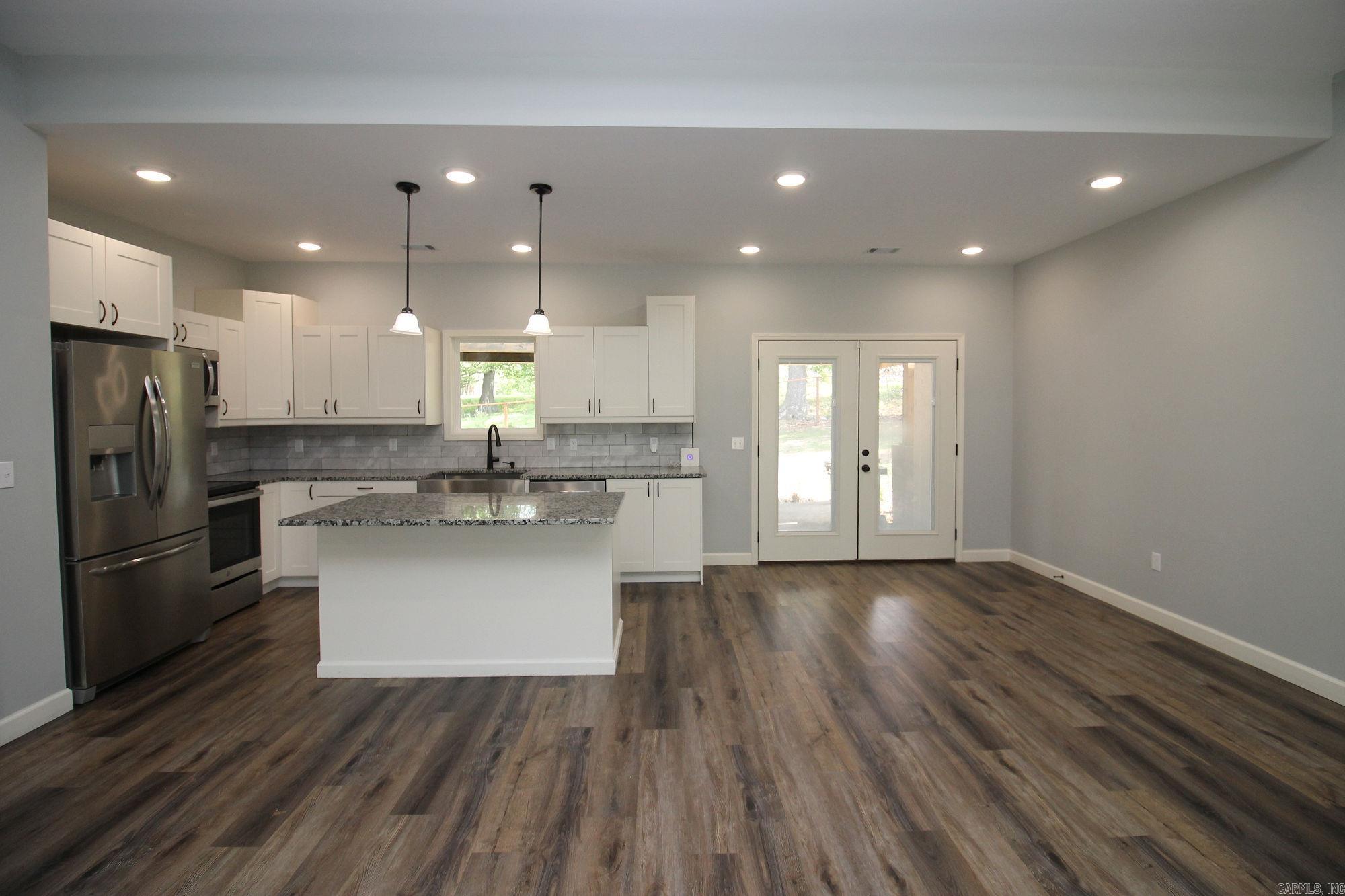 FAIRWAY GLEN - Residential