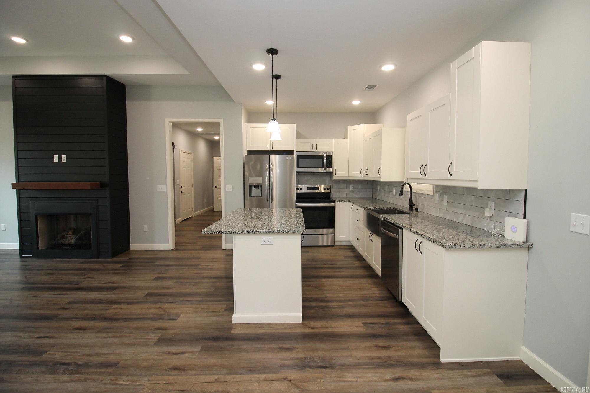 FAIRWAY GLEN - Residential