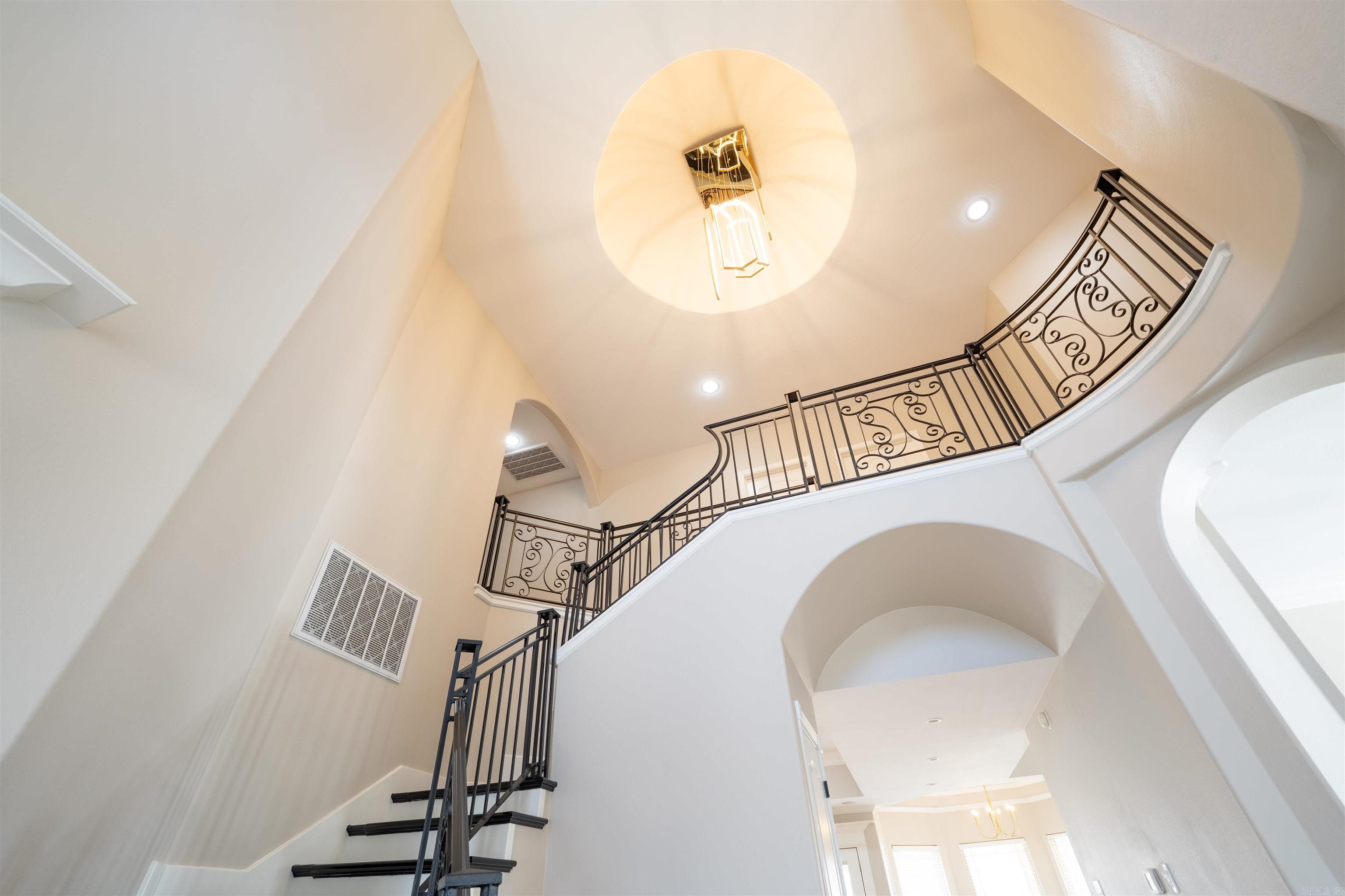 HURRICANE LAKE EST - Residential