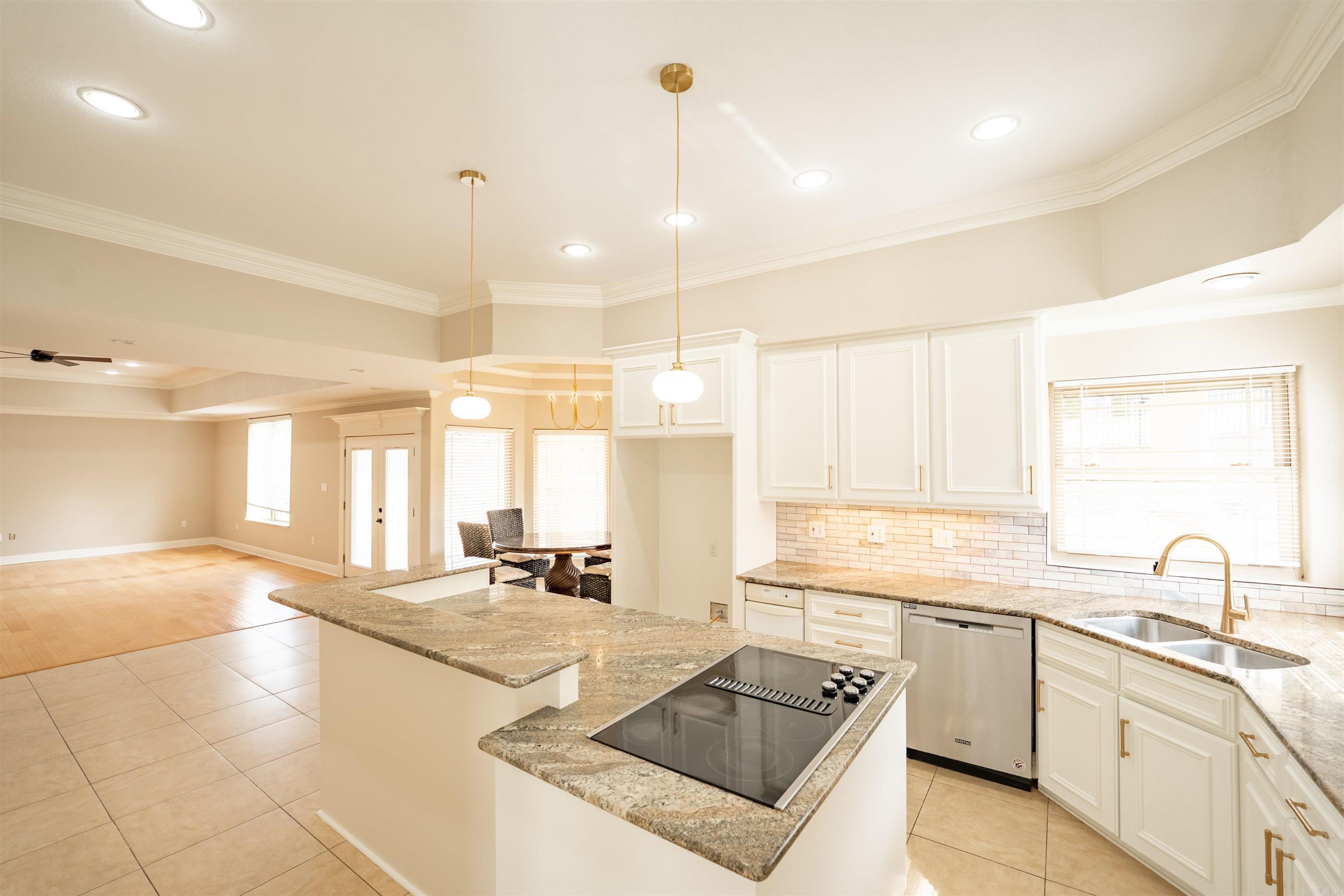 HURRICANE LAKE EST - Residential