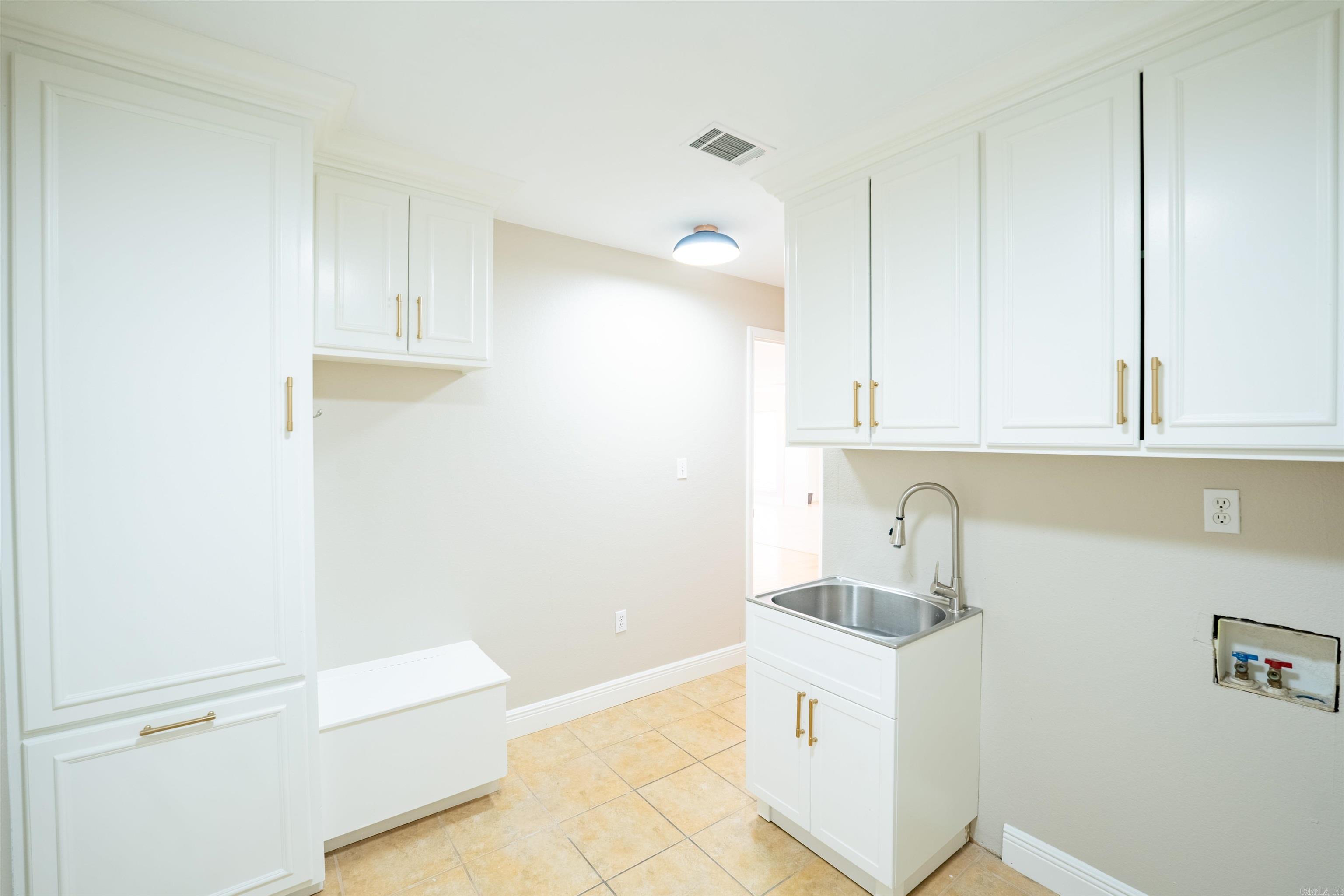 HURRICANE LAKE EST - Residential