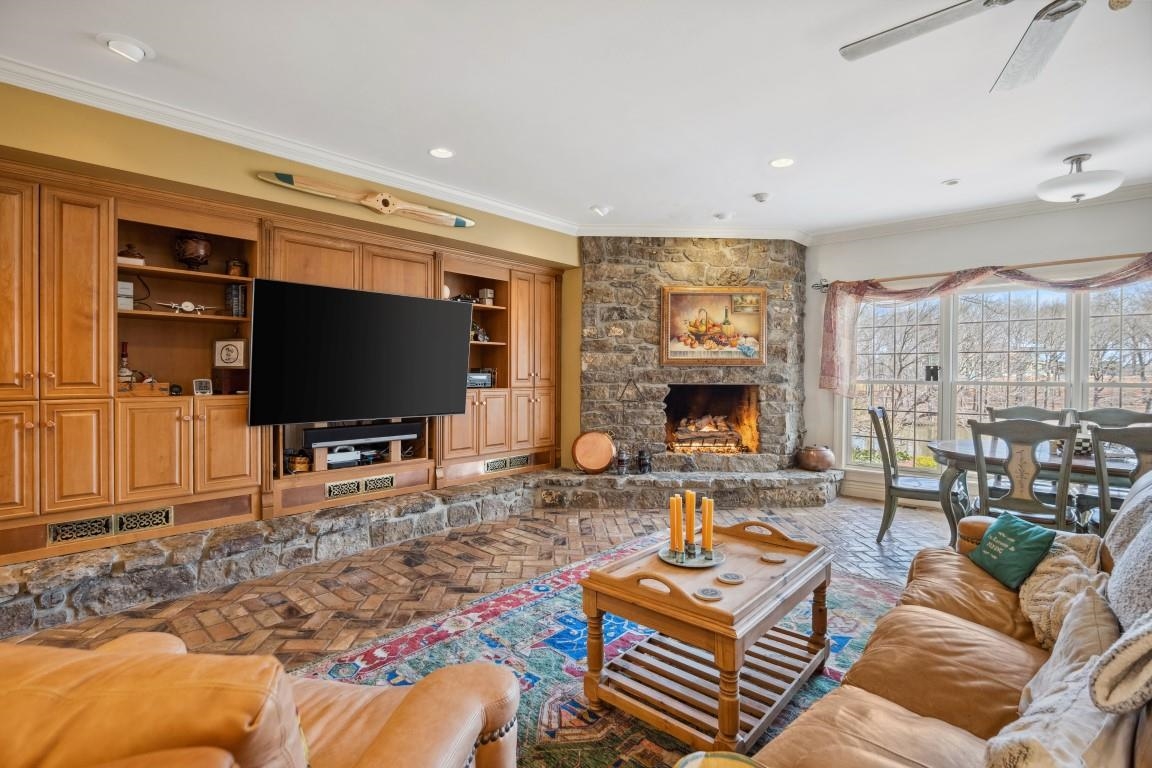 Ridge Point - Residential