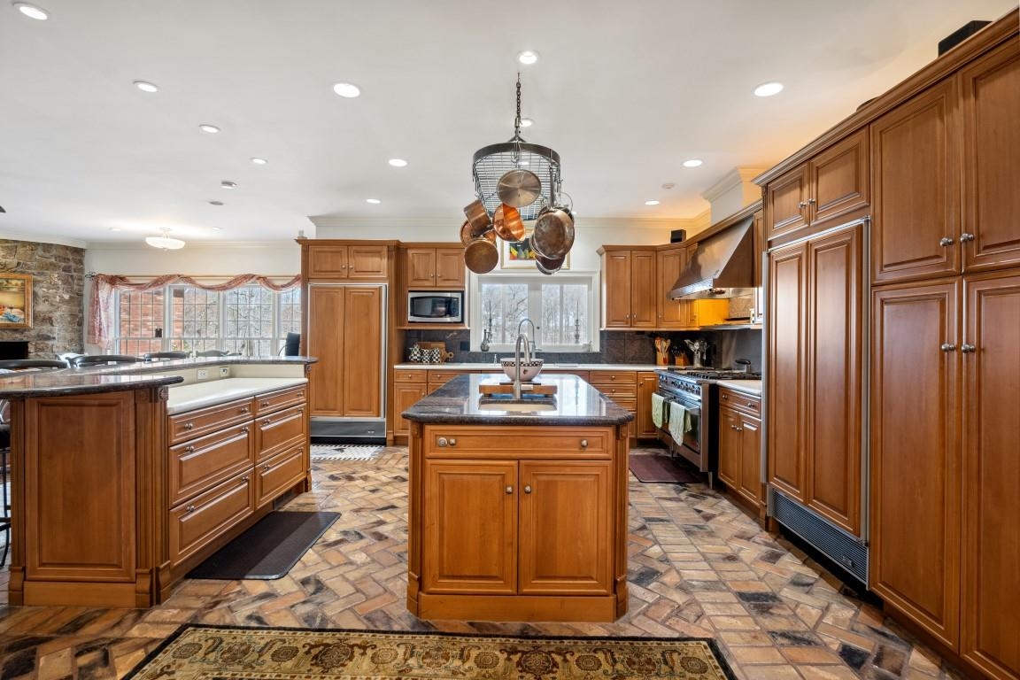 Ridge Point - Residential