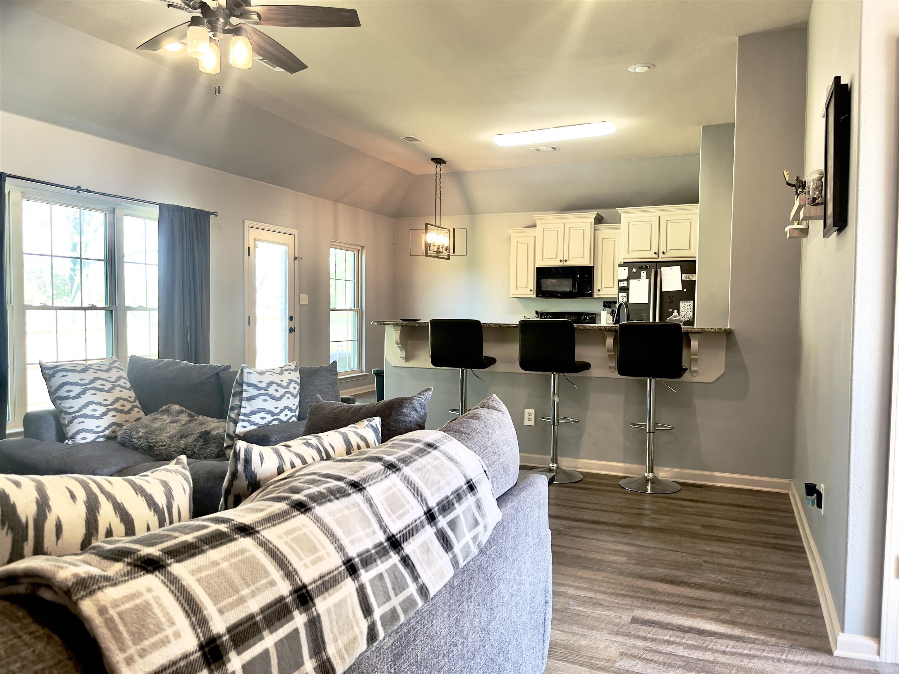 STONEHENGE PLACE - Residential