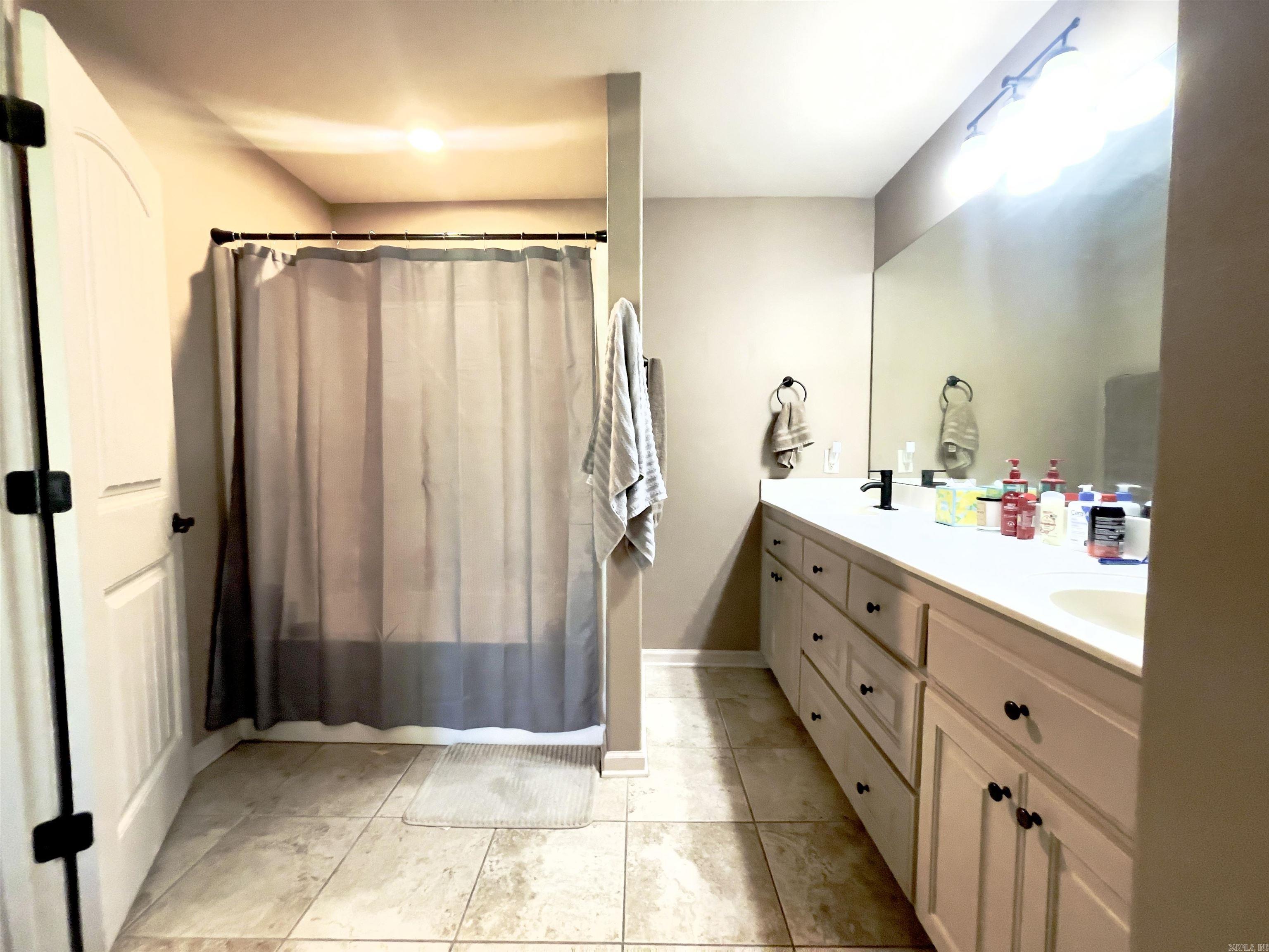 STONEHENGE PLACE - Residential