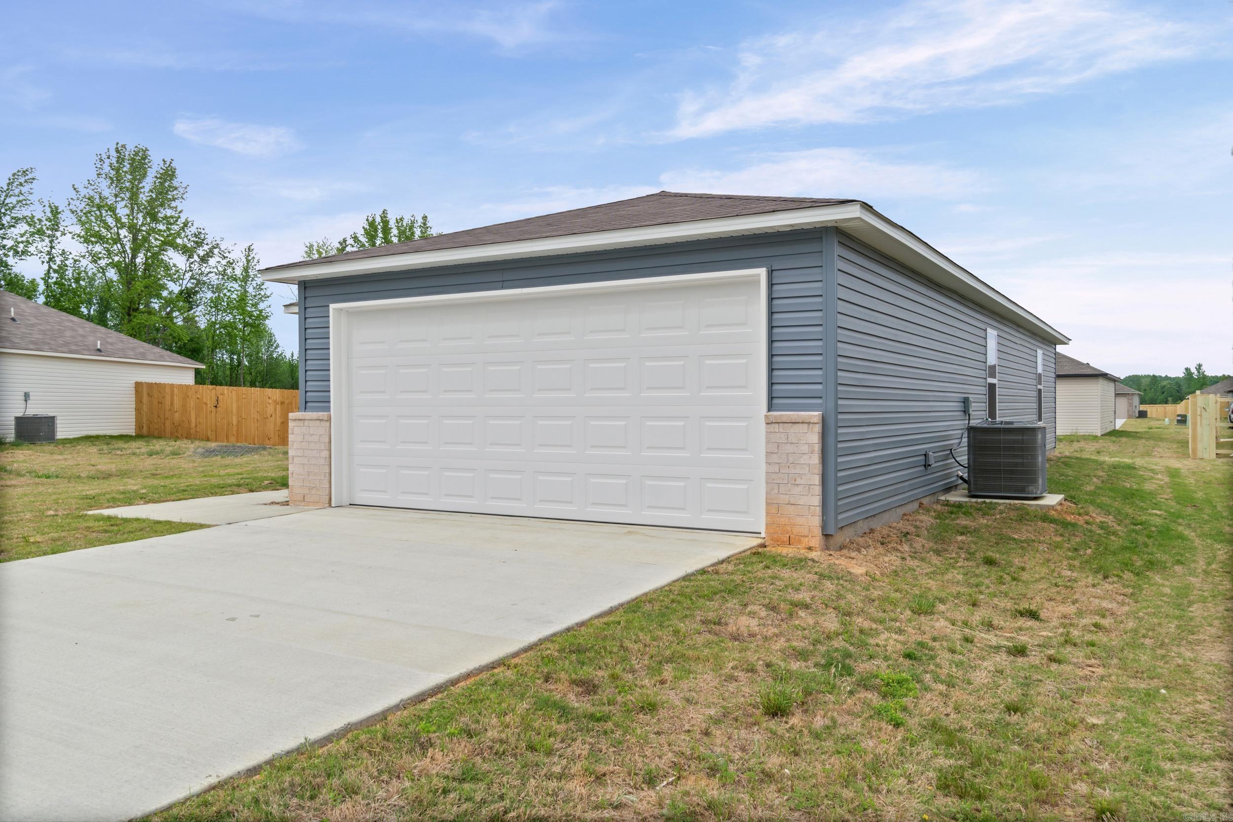 DEERFIELD ESTATES - Residential