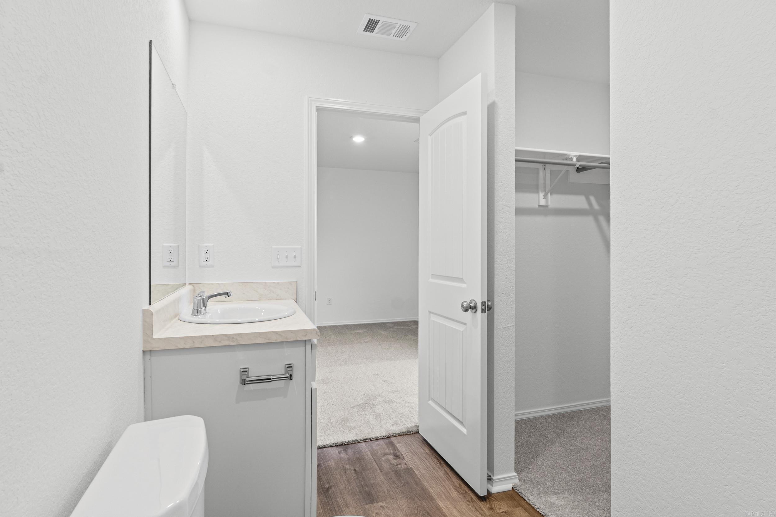 DEERFIELD ESTATES - Residential