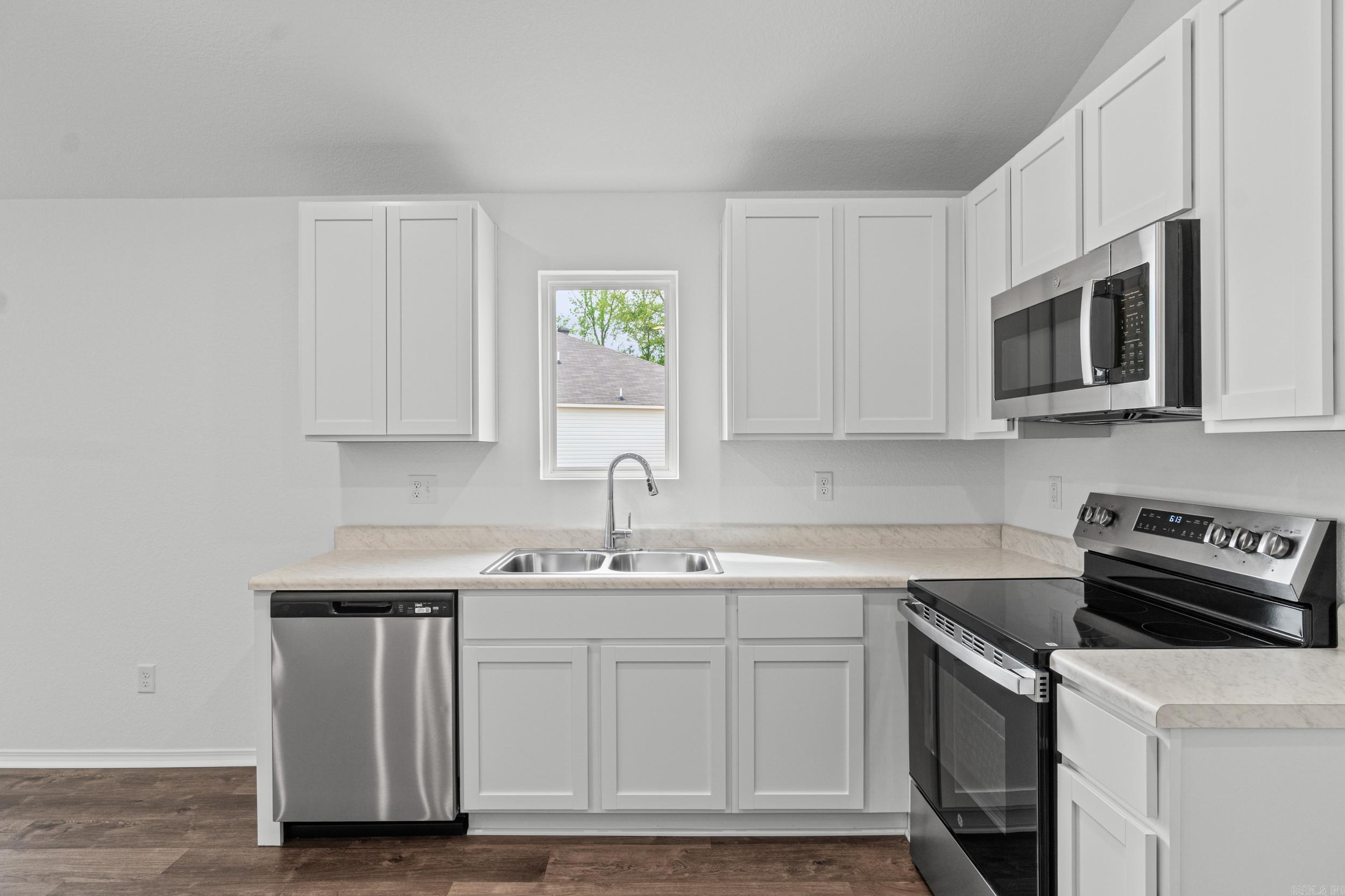 DEERFIELD ESTATES - Residential