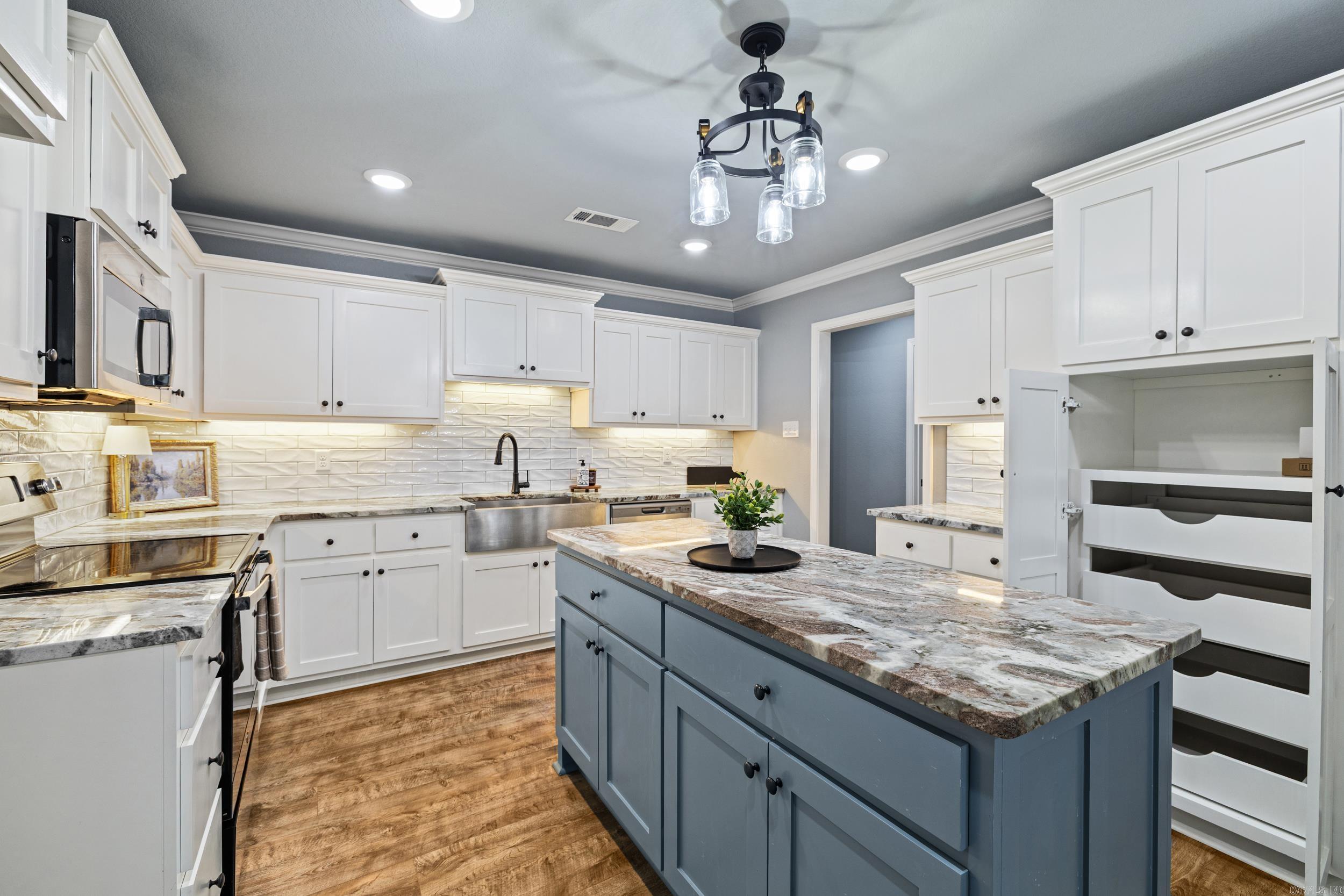 AUTUMN BROOKE - Residential