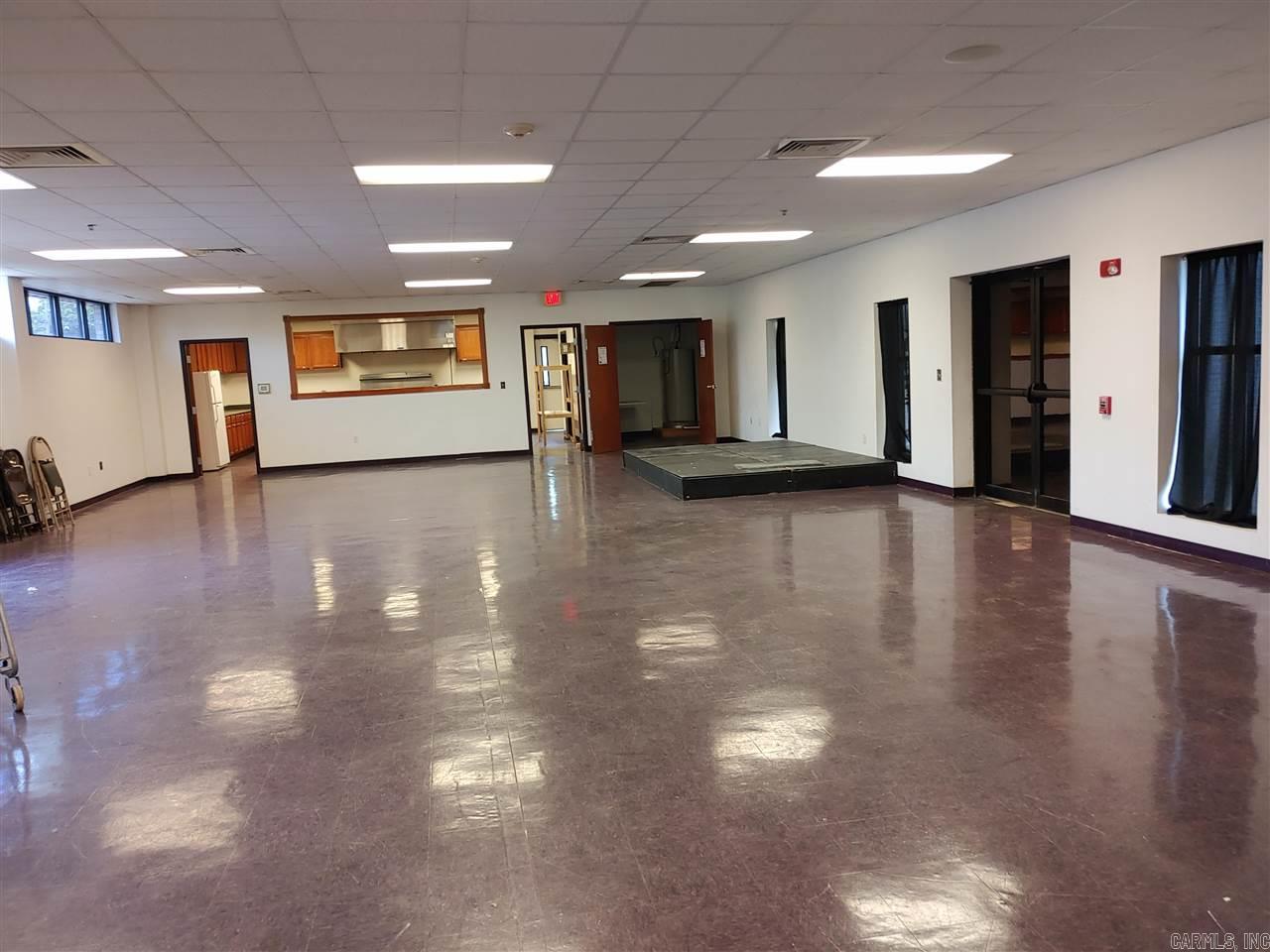 East Airport 1st - Commercial Sale