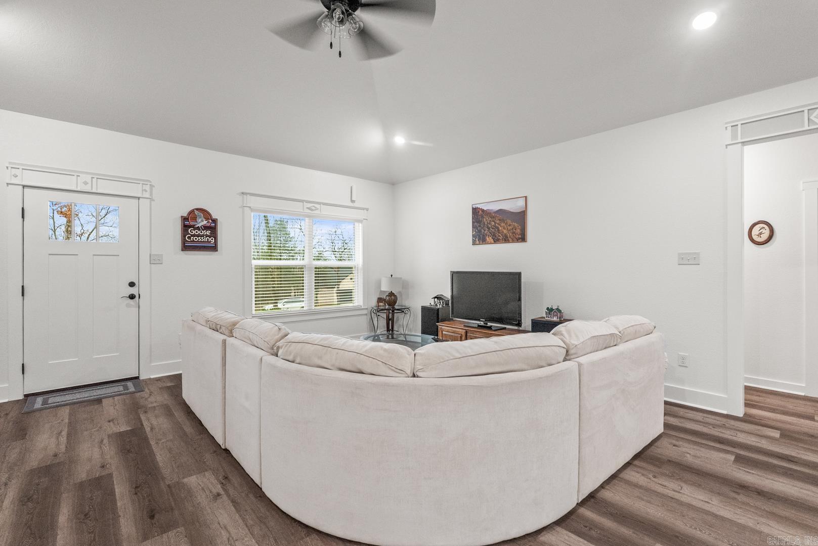 ULES WATSON PLACE - Residential